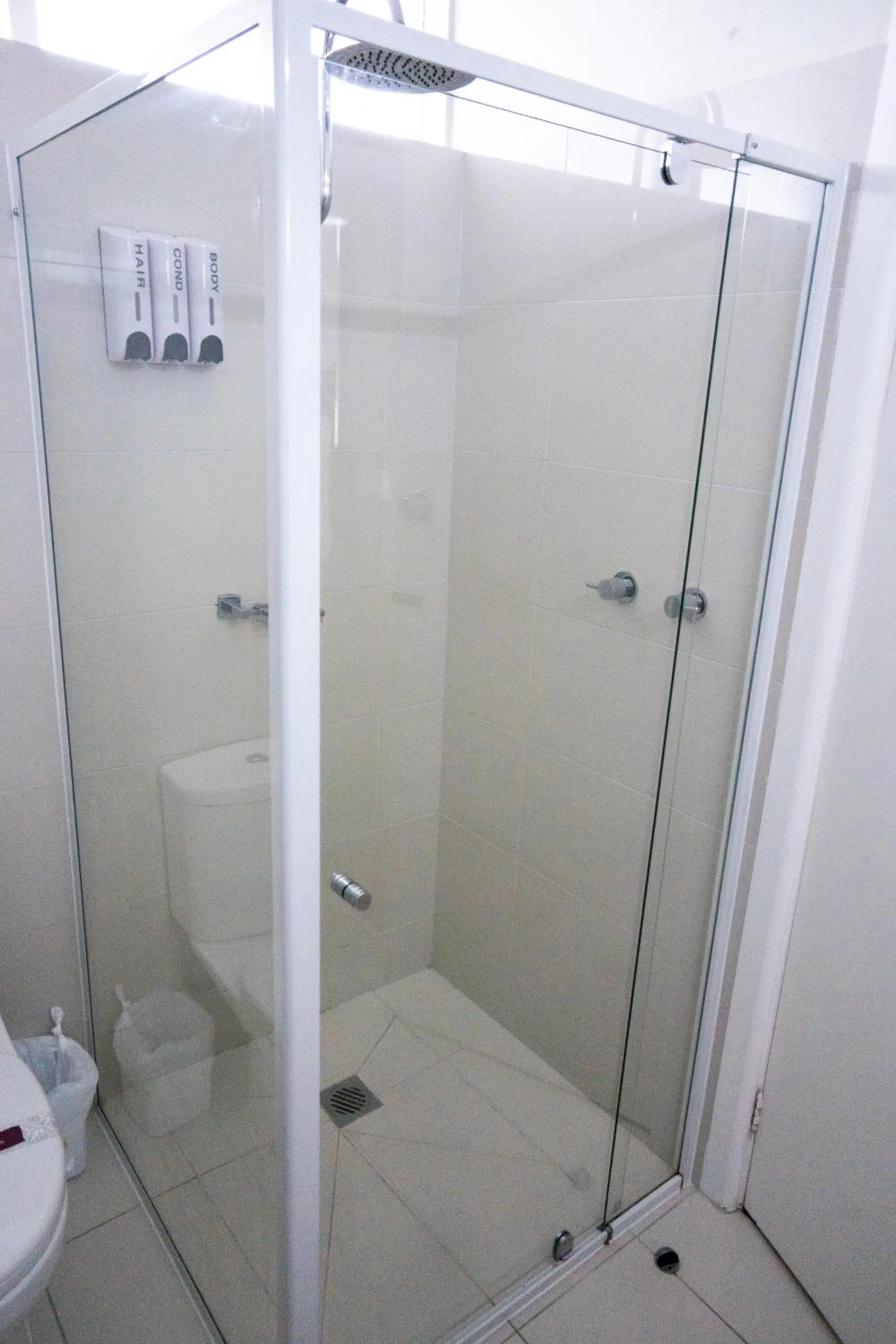 Bathroom in Admiralty Inn