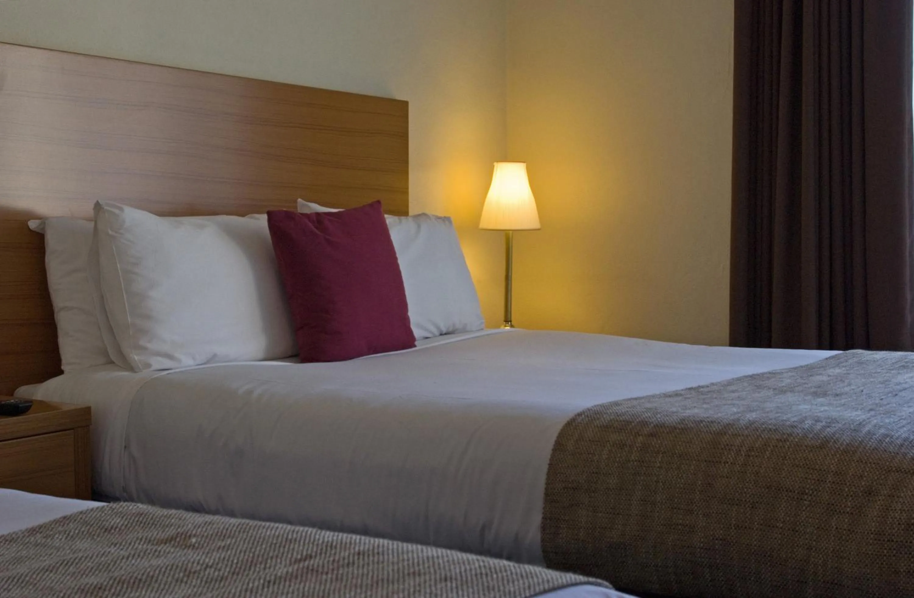 Bed in Admiralty Inn