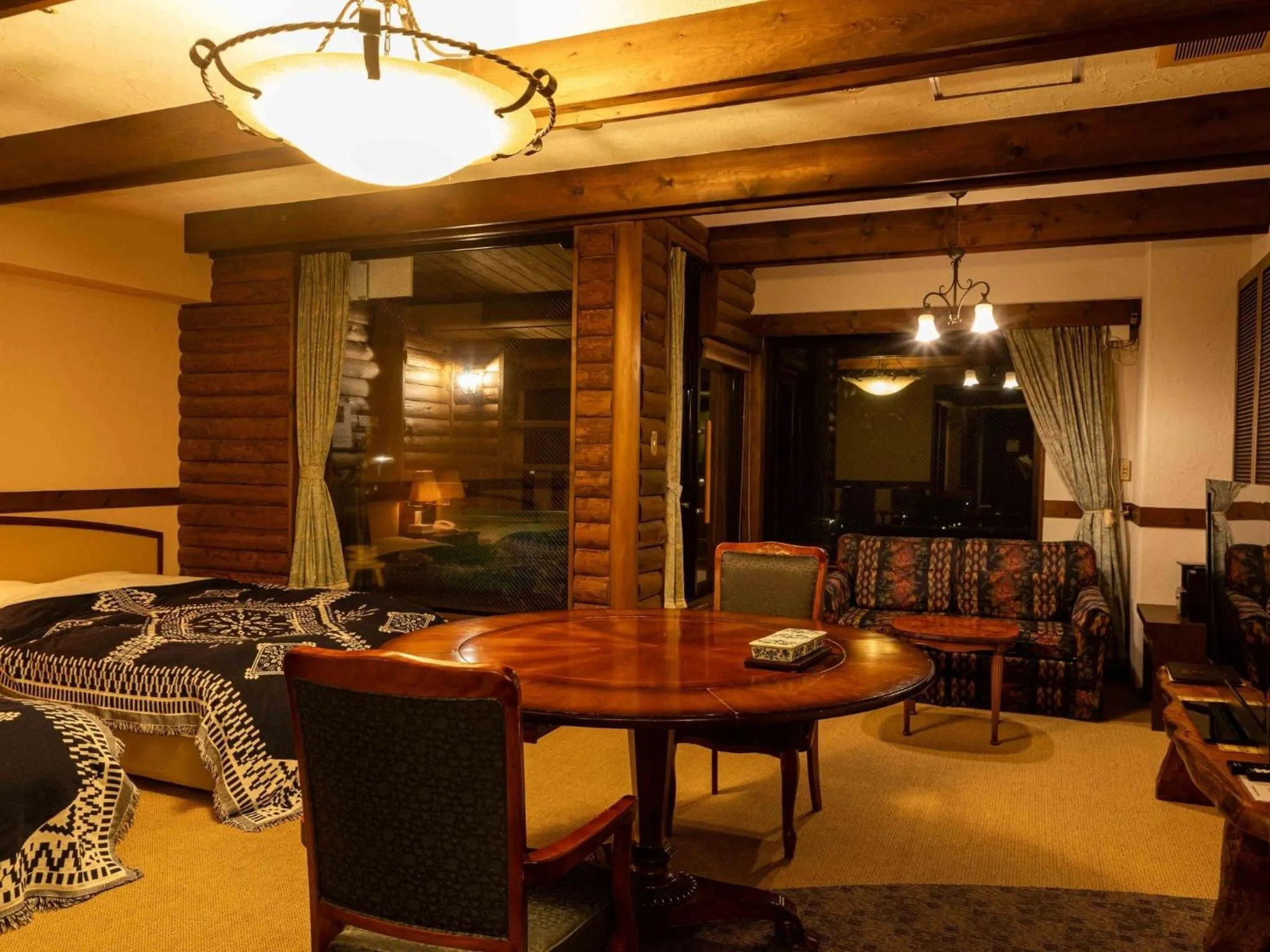 Photo of the whole room in Sasara