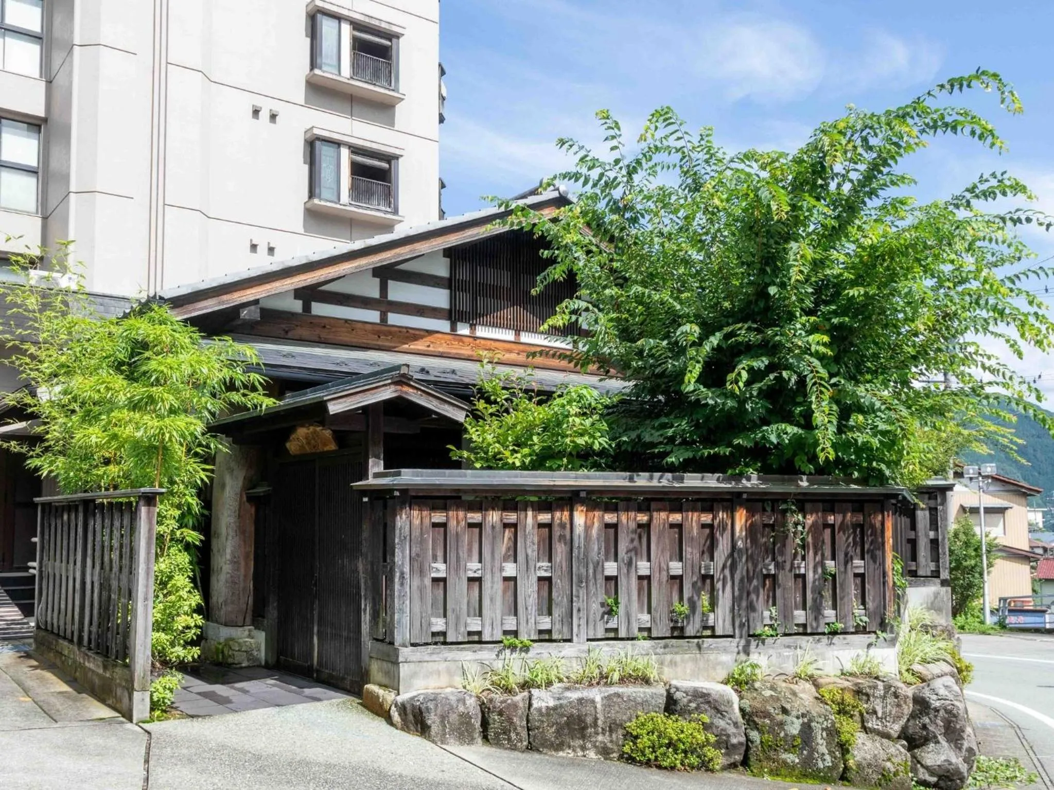 Property building in Sasara