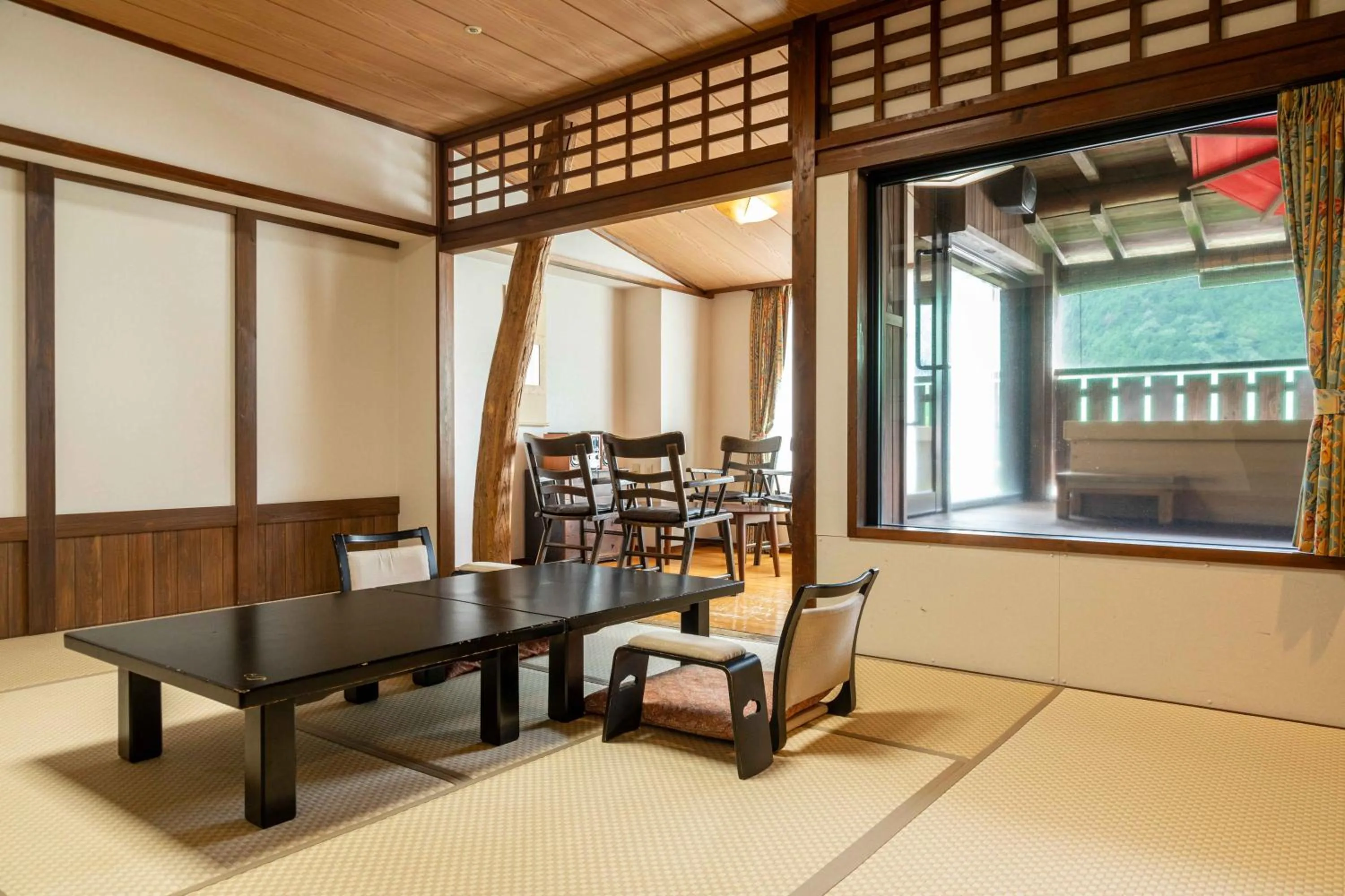 Photo of the whole room in Sasara