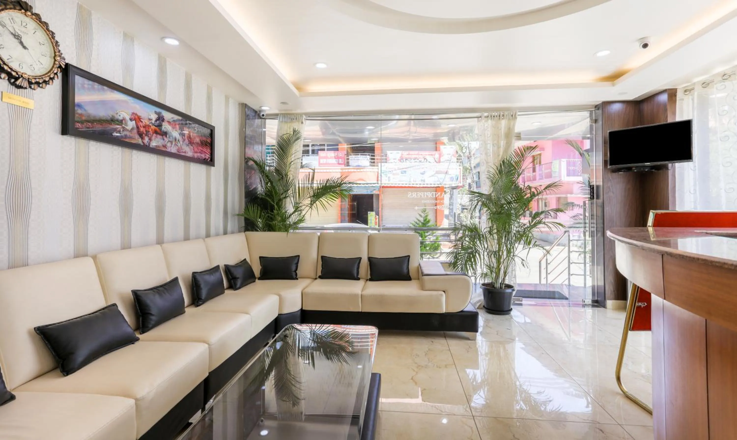 Lobby or reception in Treebo Sandpipers Kushalnagar