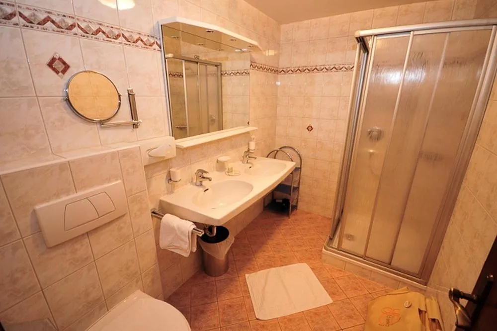 Bathroom in Apart Hotel Garni Strasser