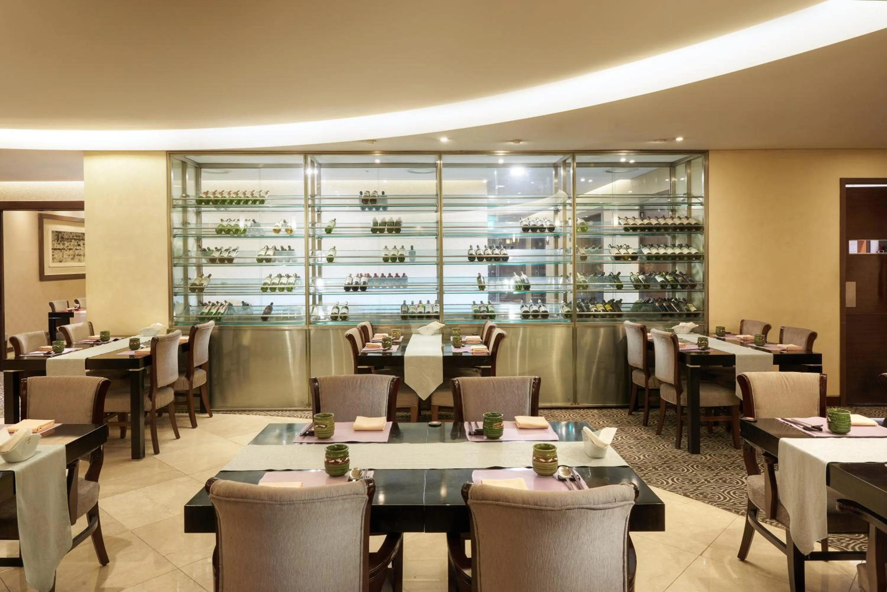 Restaurant/places to eat in Seoul Riviera Hotel