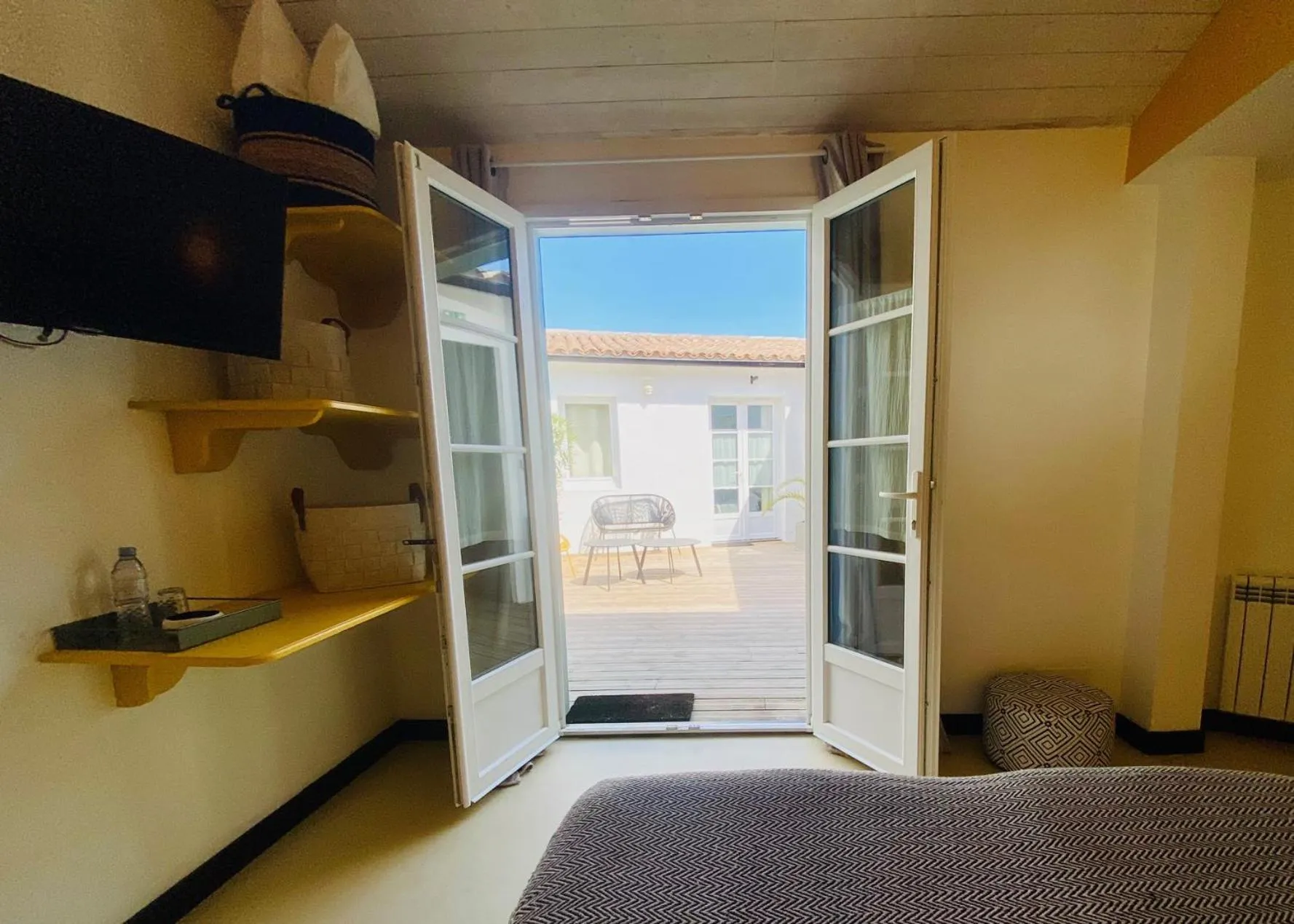 Patio in Hotel Le Clocher