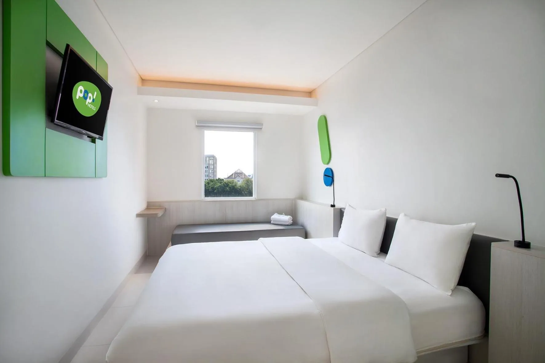 Bed in POP! Hotel Pemuda Semarang