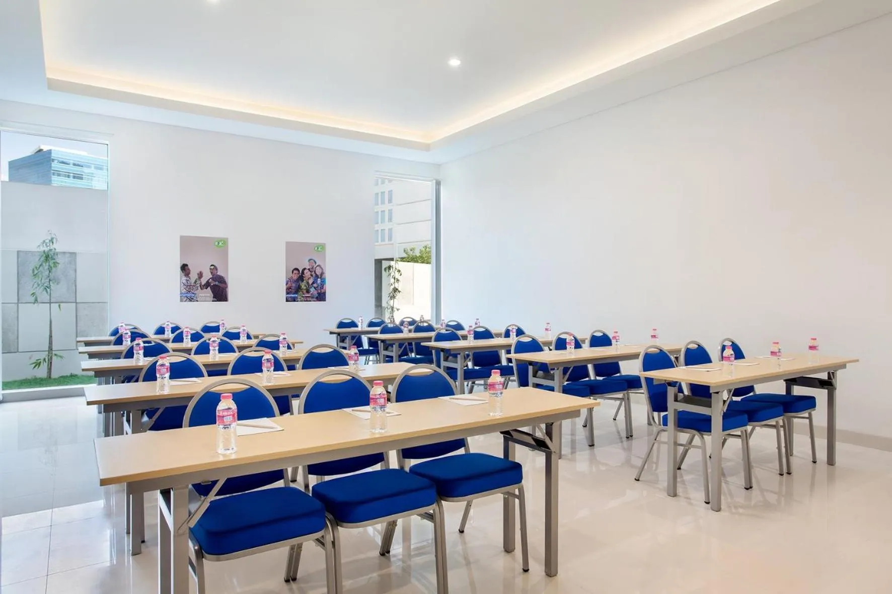 Meeting/conference room in POP! Hotel Pemuda Semarang