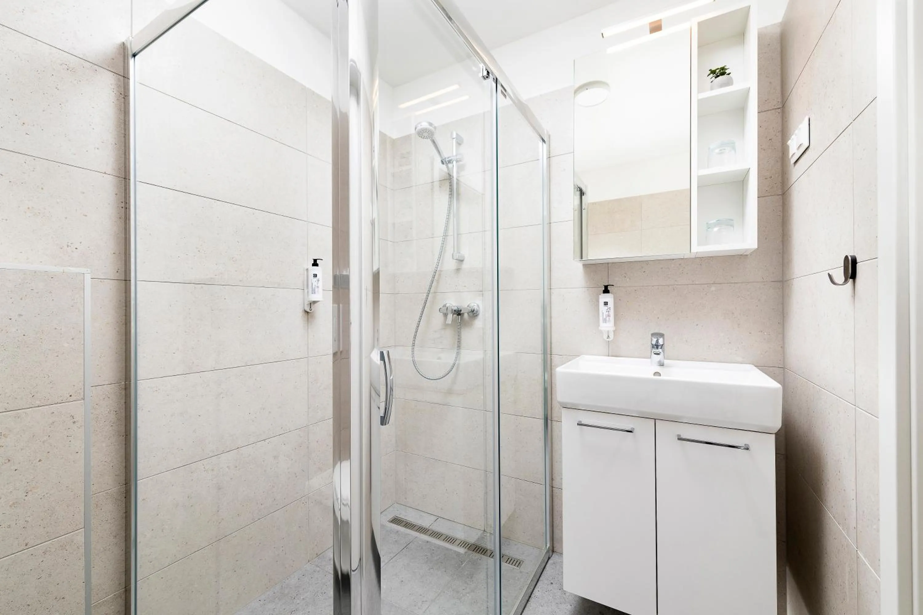 Shower in Bo18 Hotel Superior