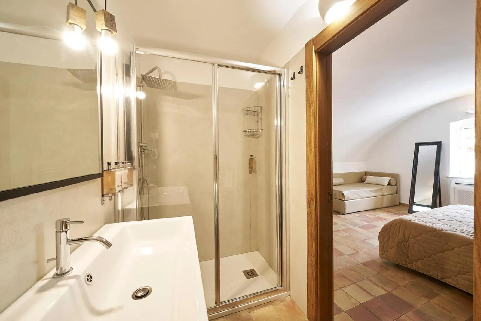 Shower, Bed in Fra I Sassi Residence