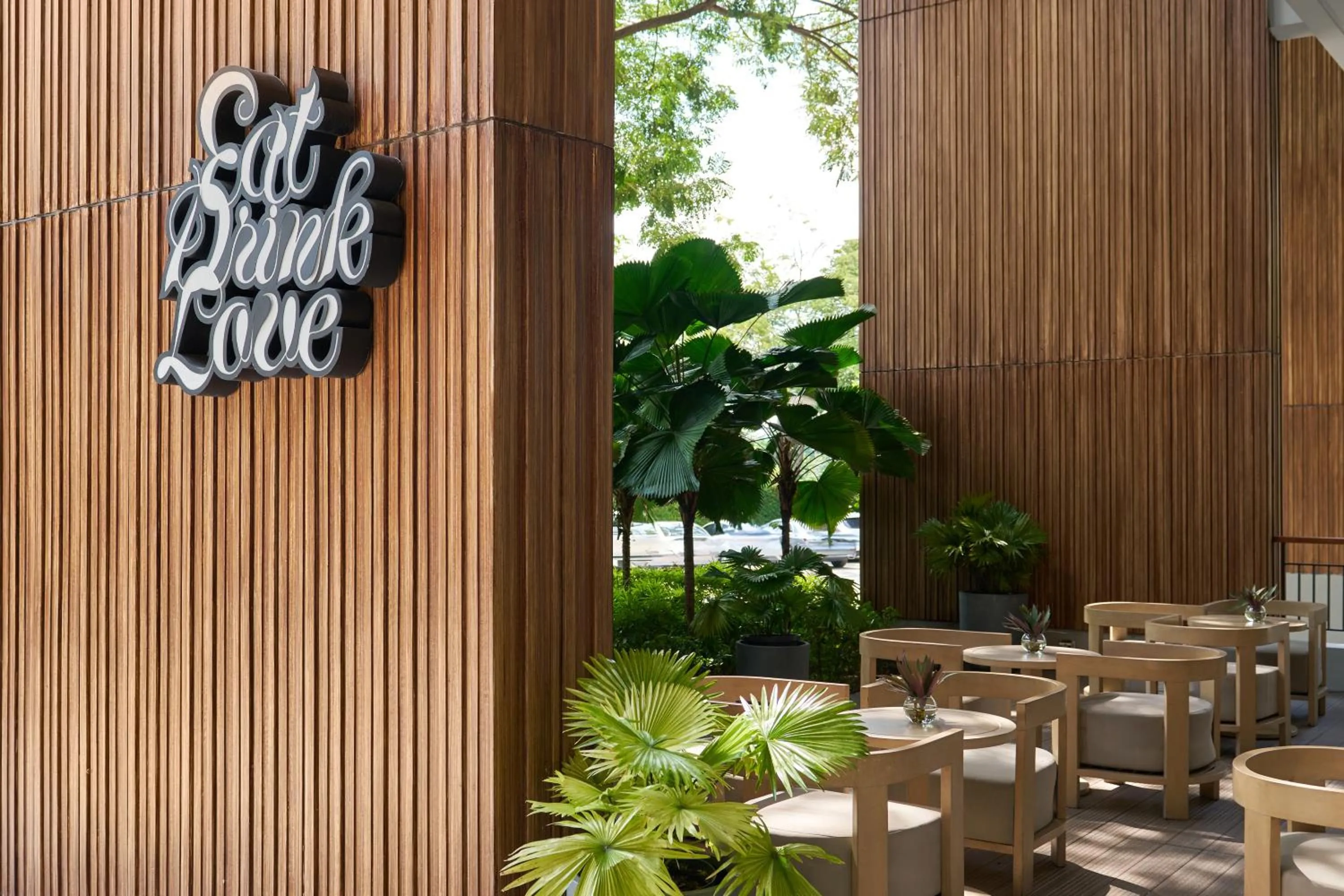 Restaurant/places to eat in The Park Nine Hotel Suvarnabhumi - Free BKK Airport Shuttle