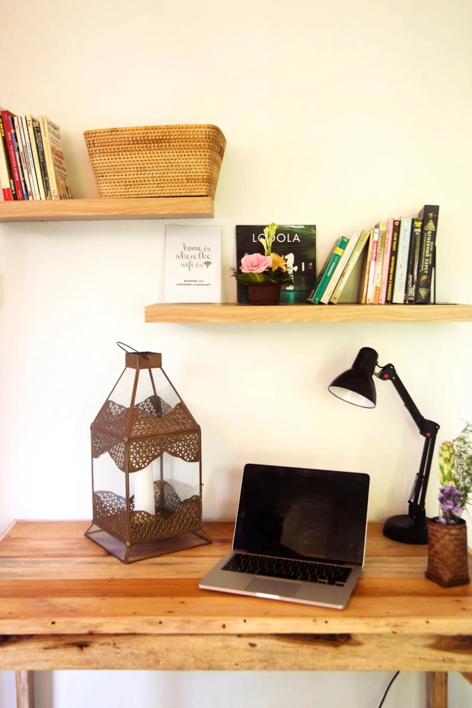 Library in Lila Boutik Residence