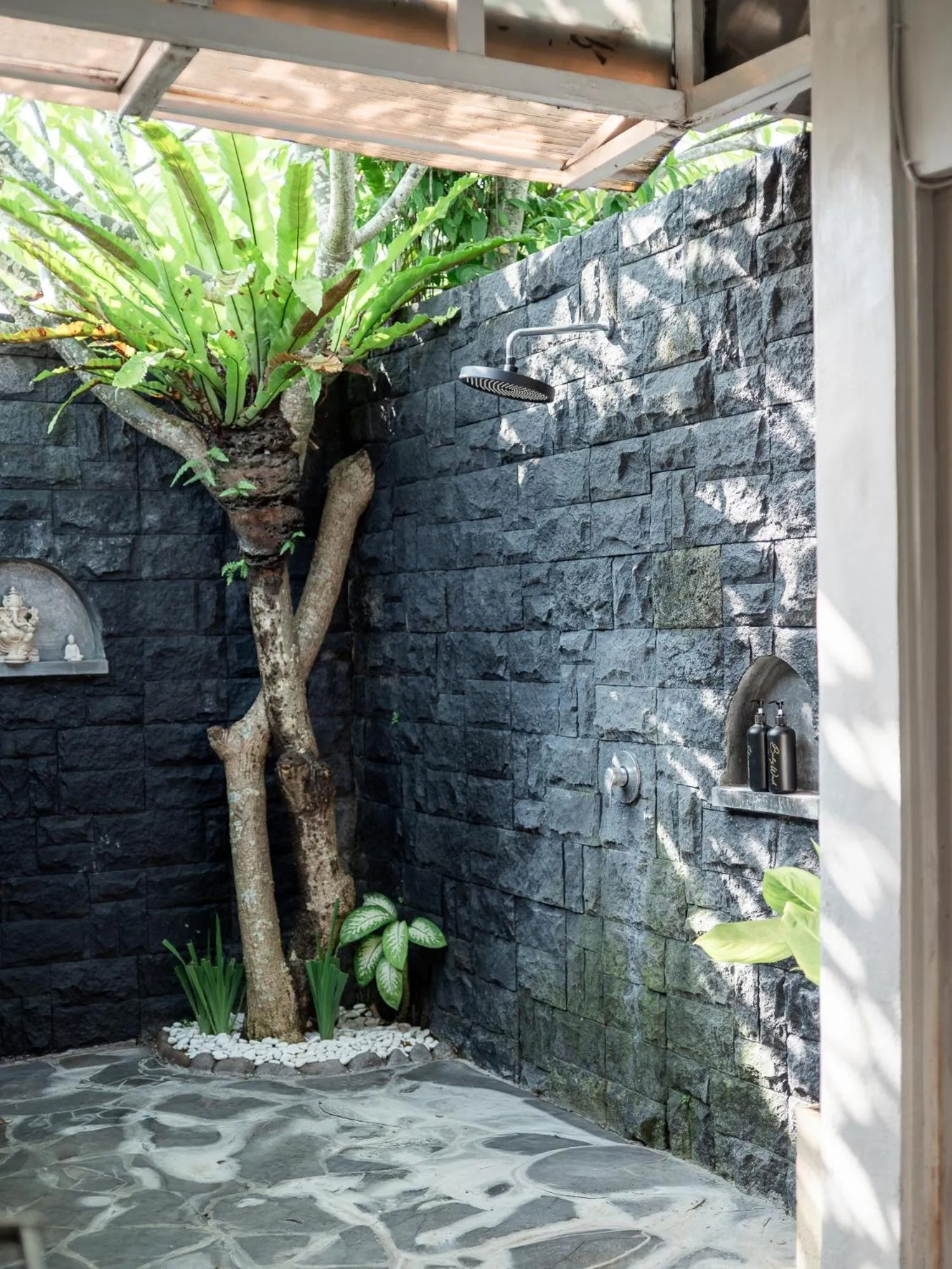 Shower in Lila Boutik Residence