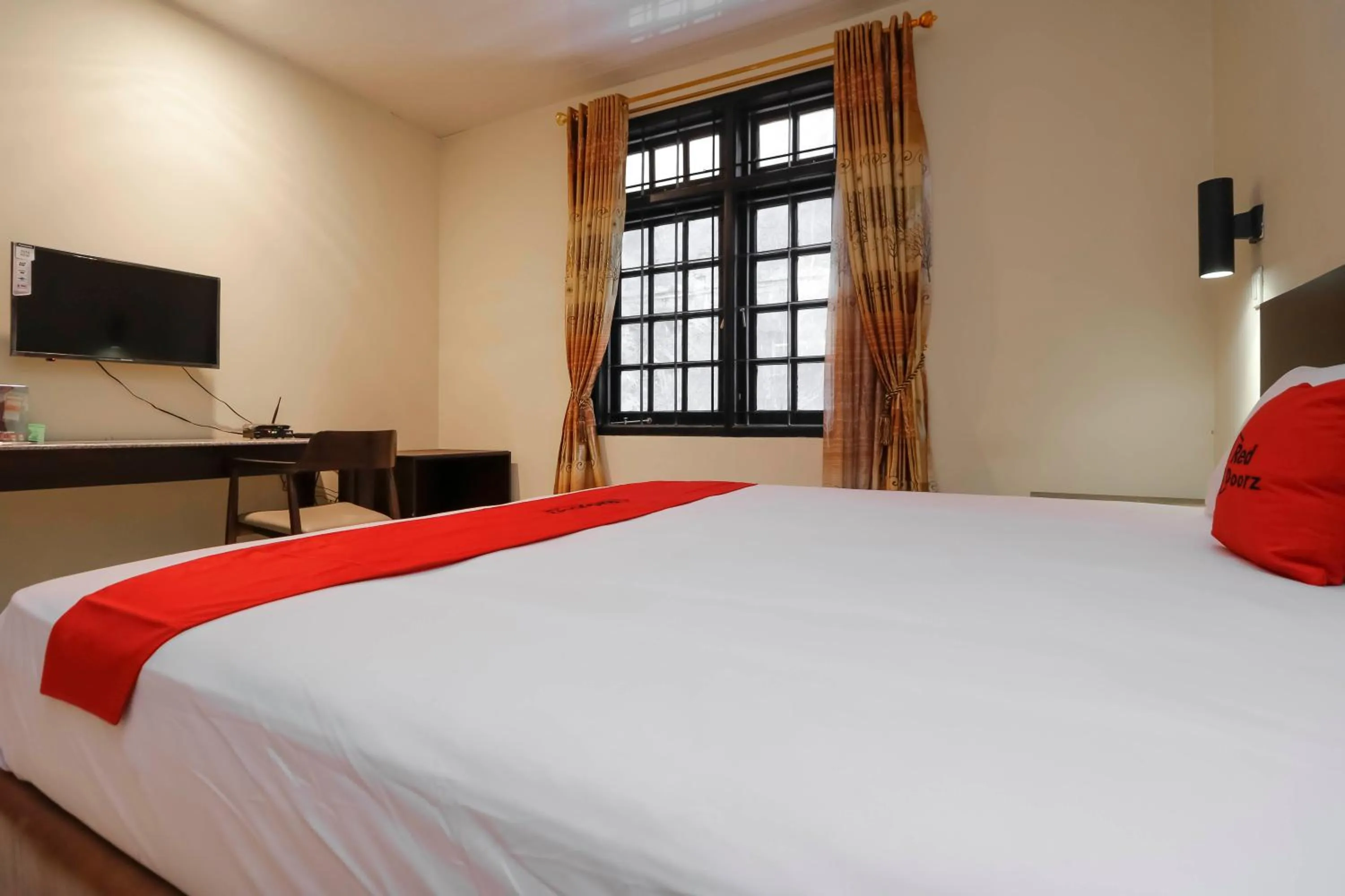 Bedroom, Bed in RedDoorz Plus near Halim Perdanakusuma 2