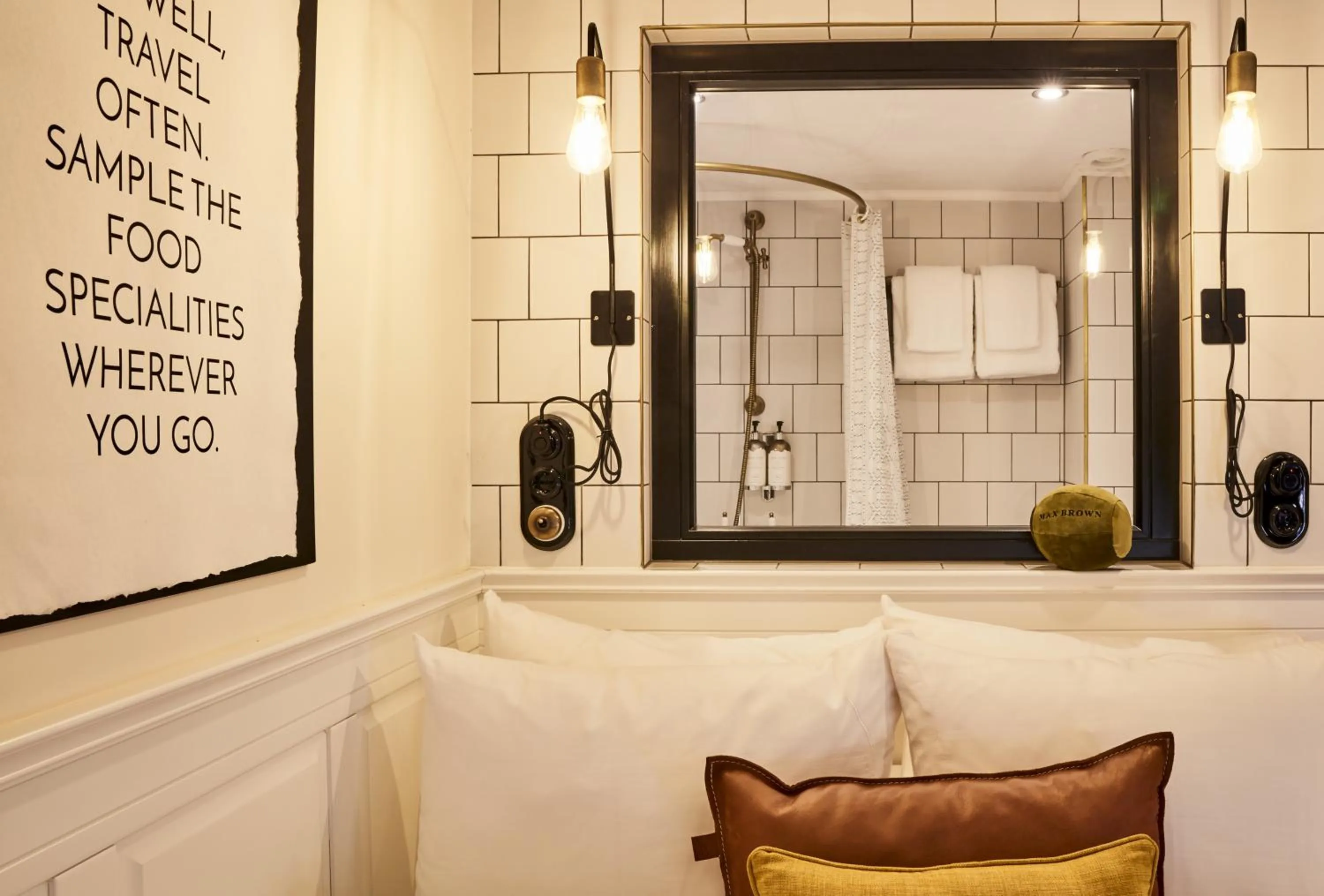 Bed in Max Brown Hotel Midtown, part of Sircle Collection