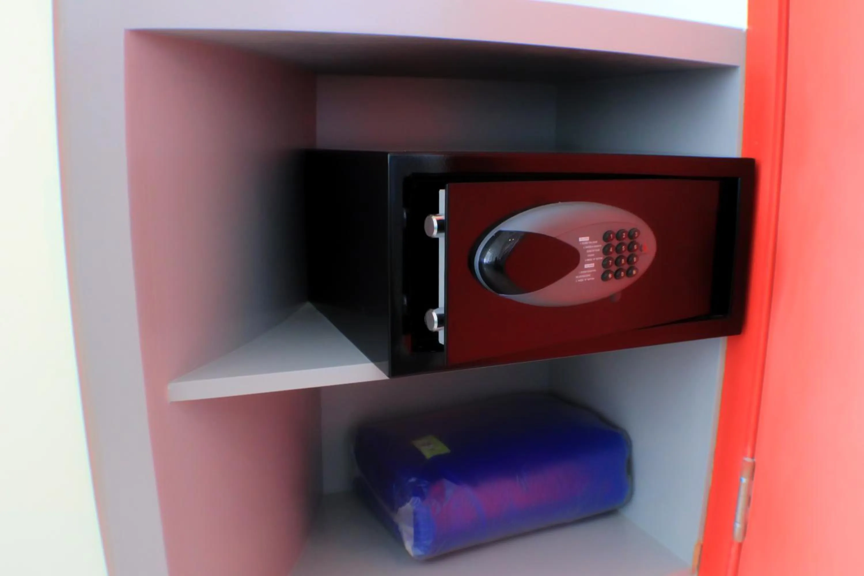 Area and facilities in POP! Hotel Solo