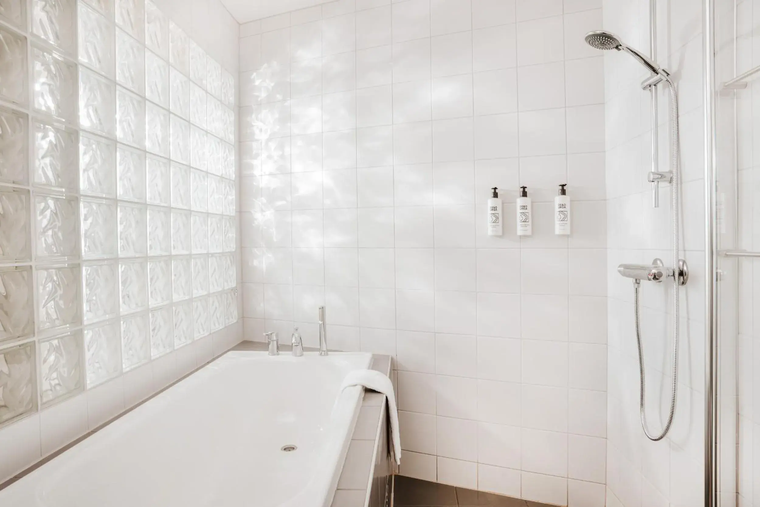 Suite with Sea View and Balcony in Jegtvolden Fjordhotell Suite with Sea View and Balcony in Jegtvolden Fjordhotell