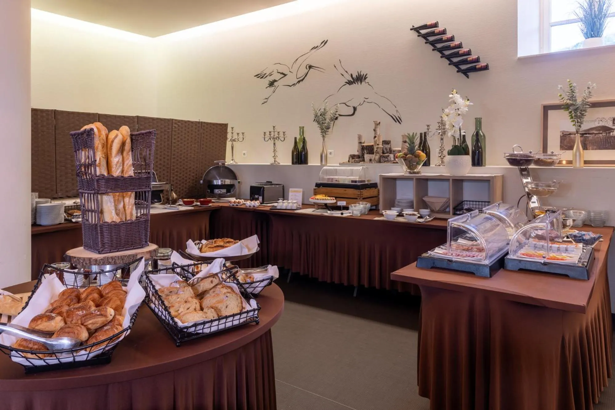 Breakfast in Hôtel Val-Vignes Colmar Haut-Koenigsbourg, The Originals Relais