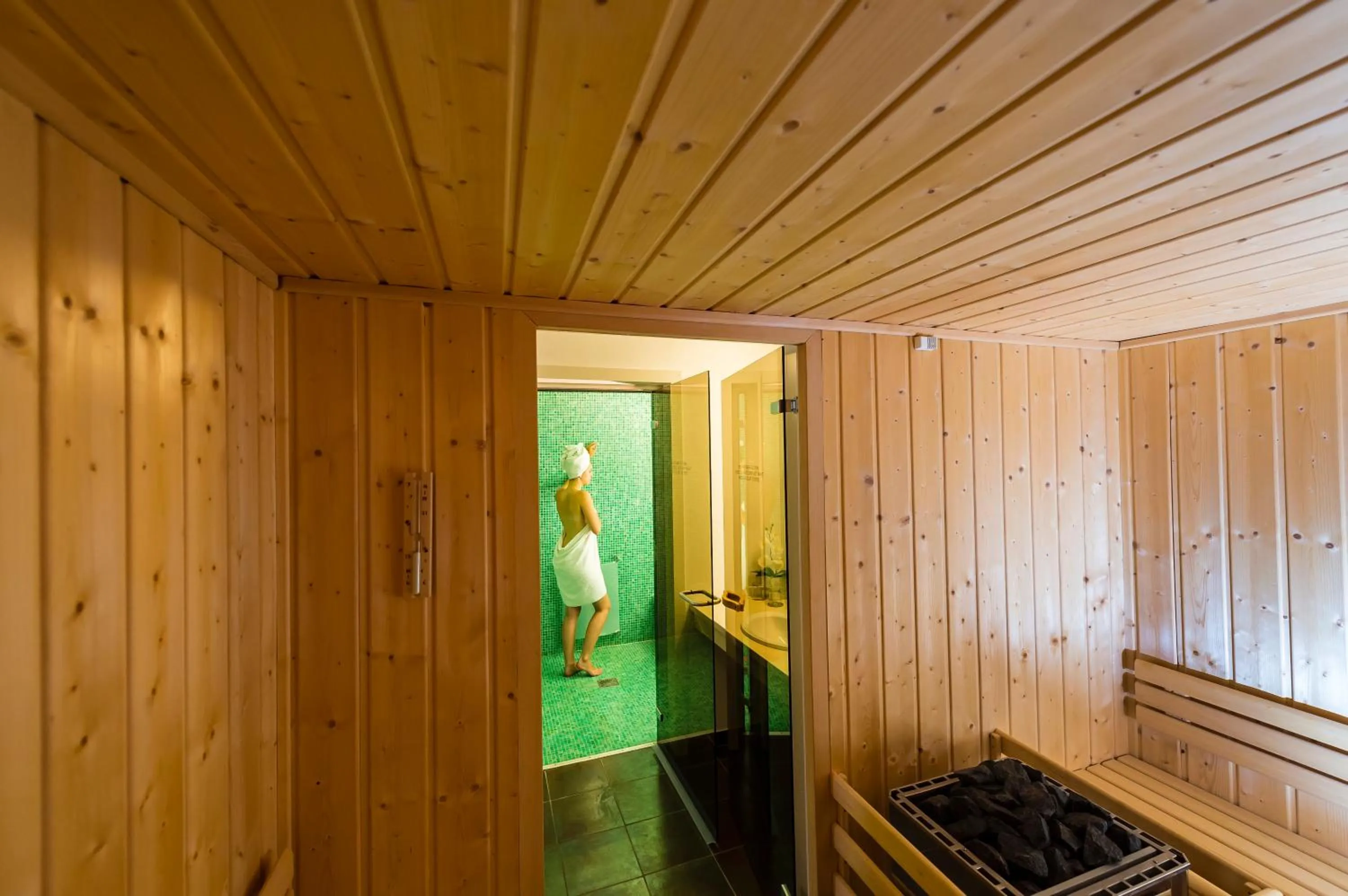 Sauna in Hôtel Val-Vignes Colmar Haut-Koenigsbourg, The Originals Relais