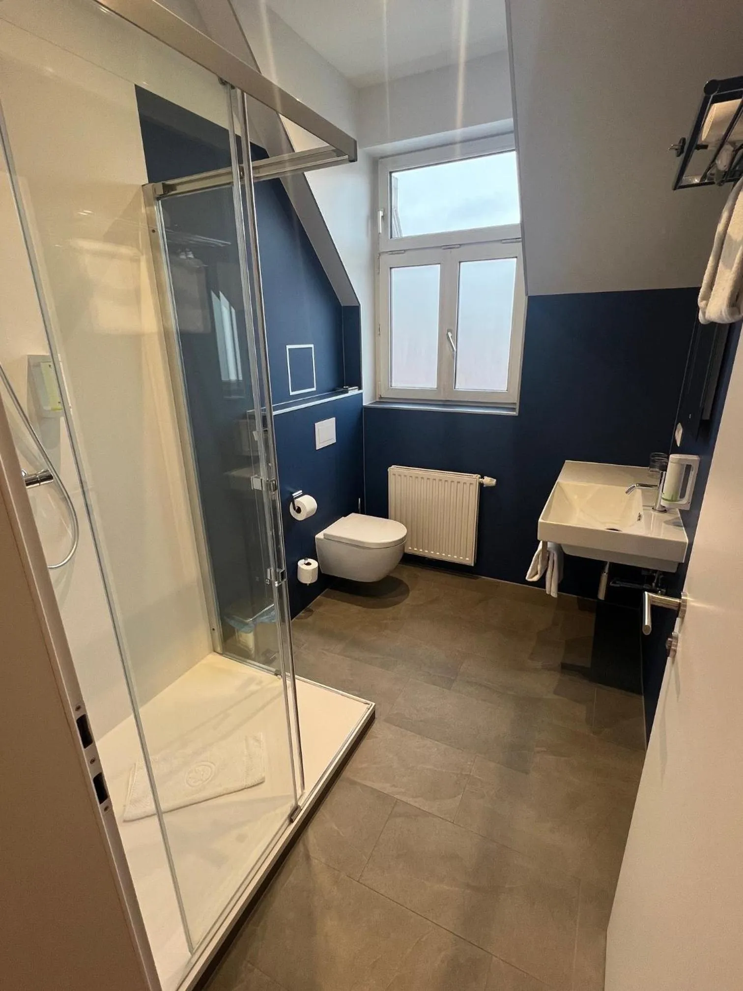 Bathroom in Hotel Caroline