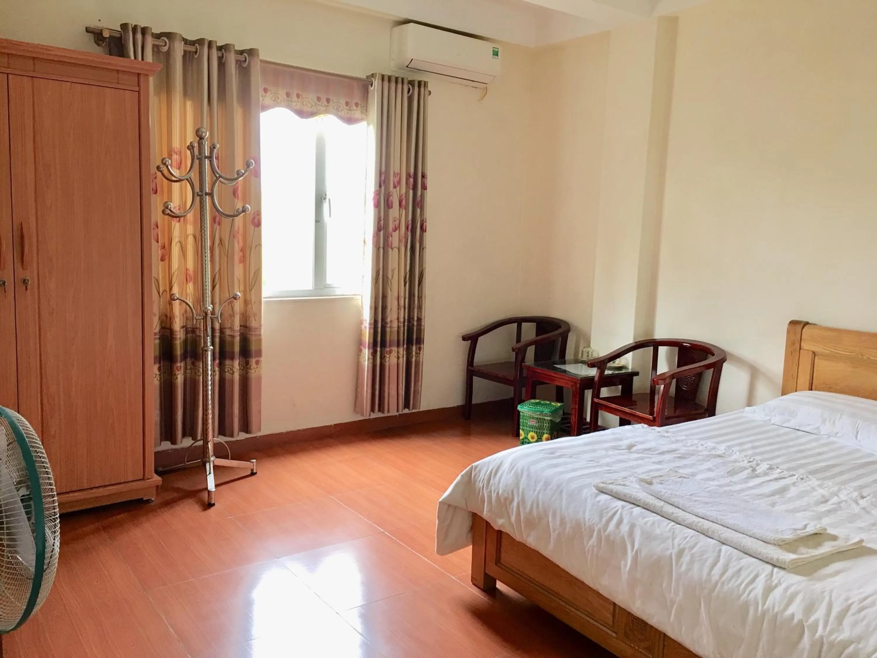 Bedroom, Bed in Van Anh Hotel