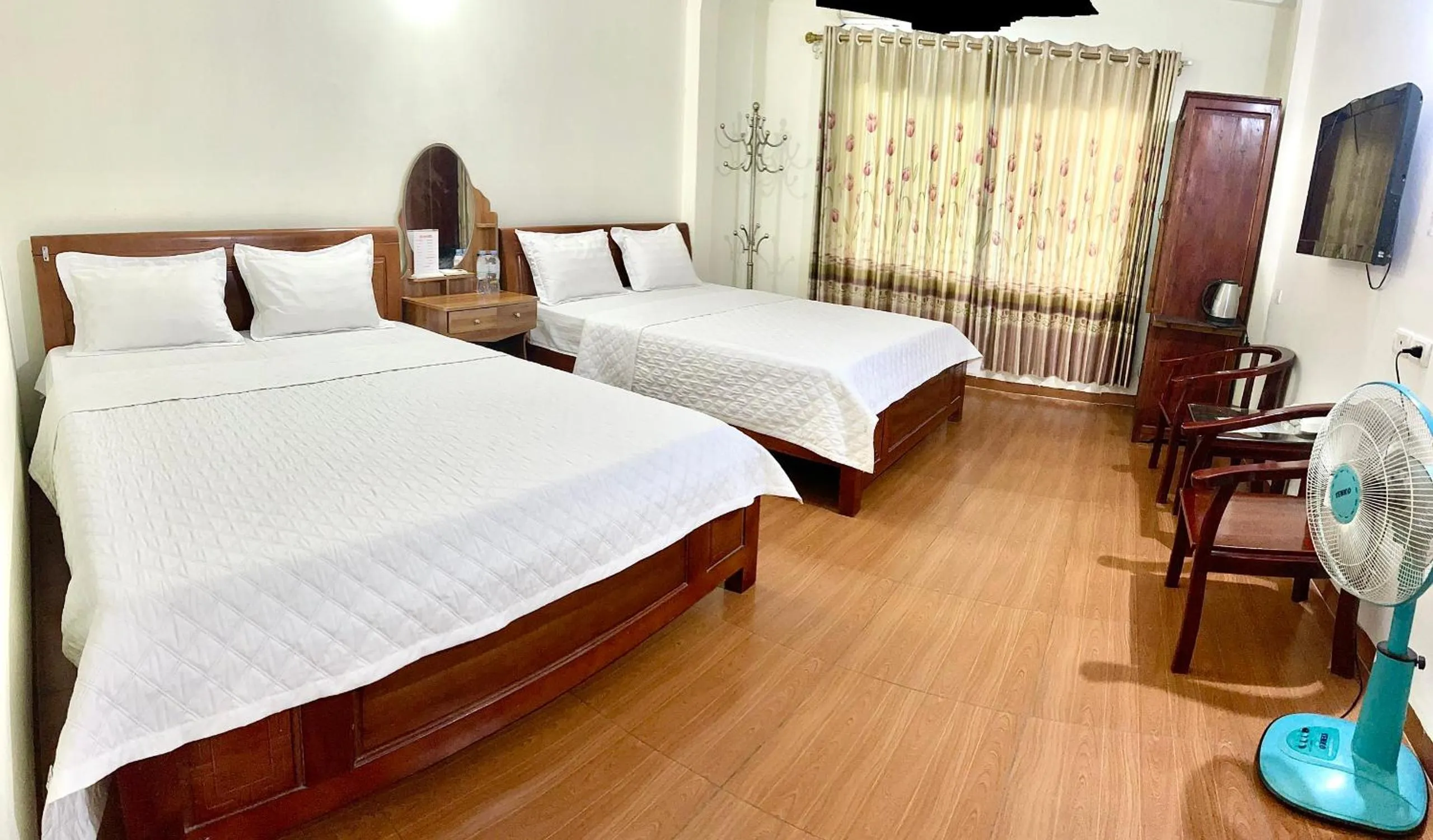 Bedroom, Bed in Van Anh Hotel