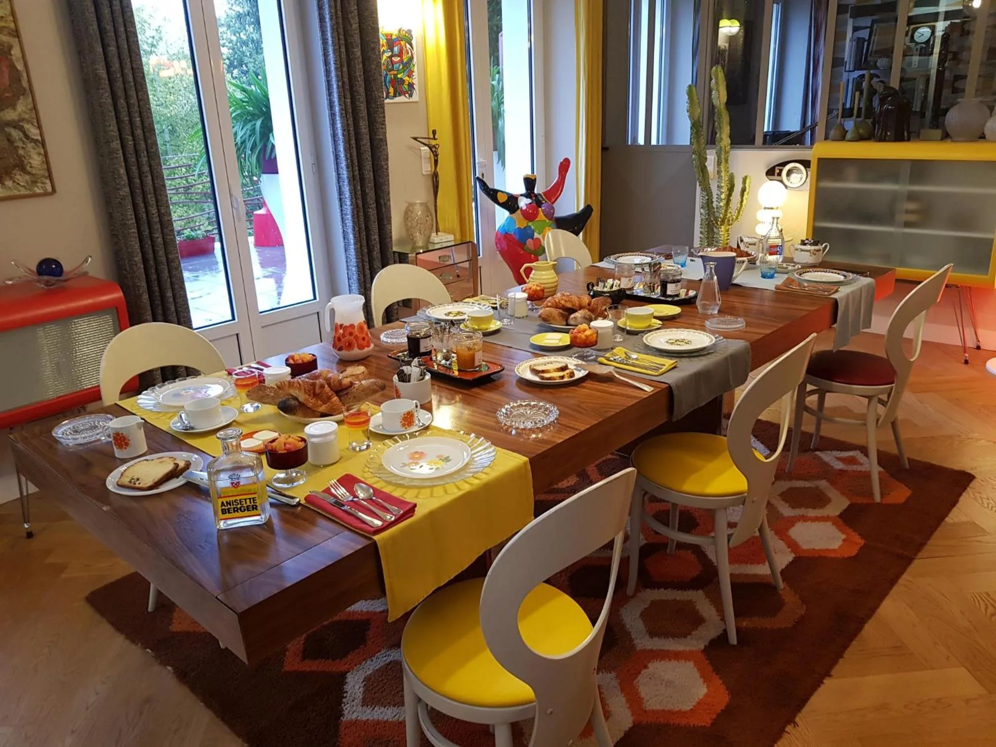 Continental breakfast in Le Jardin des Toiles