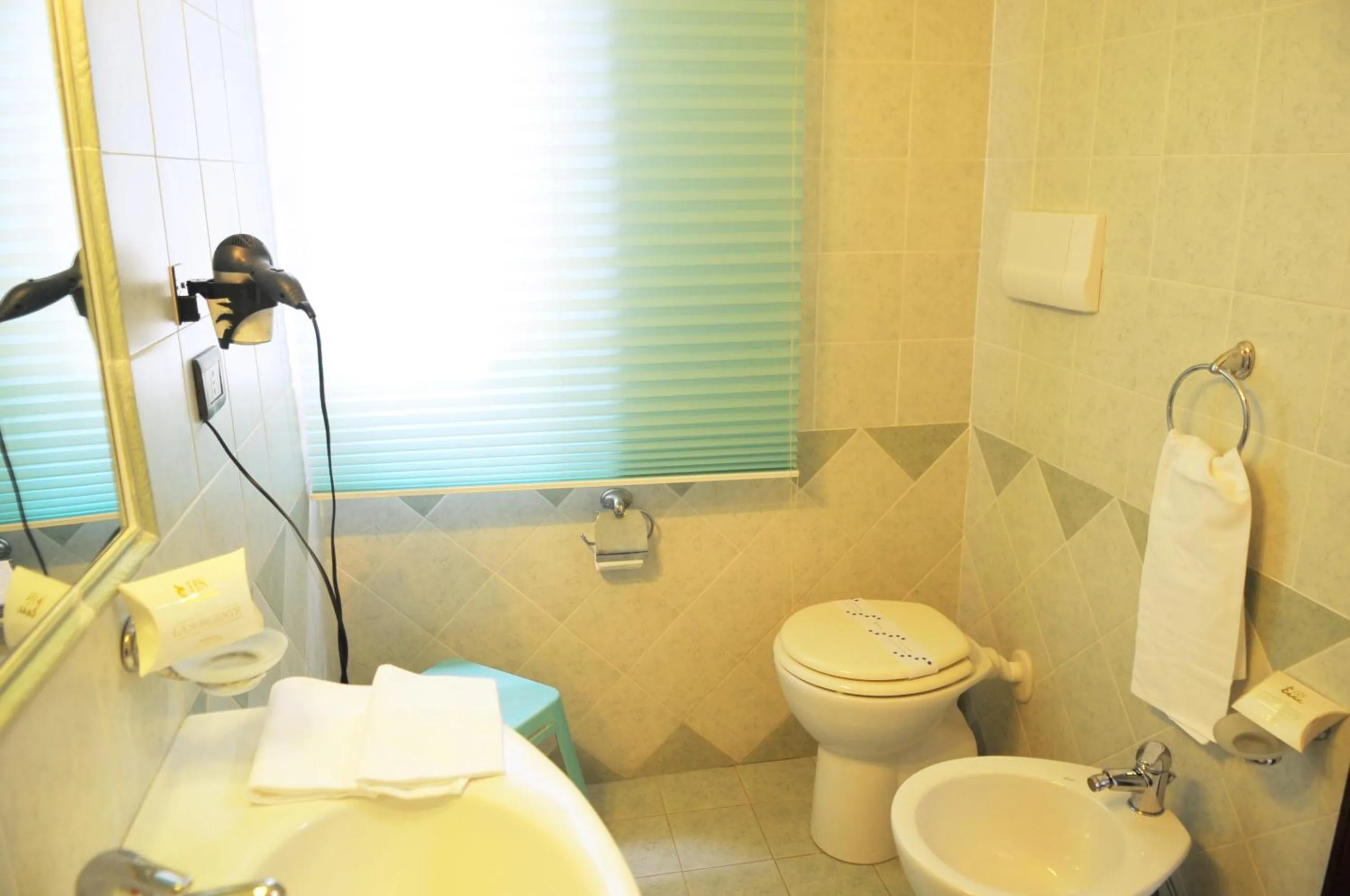 Bathroom in Hotel La Sorgente HS