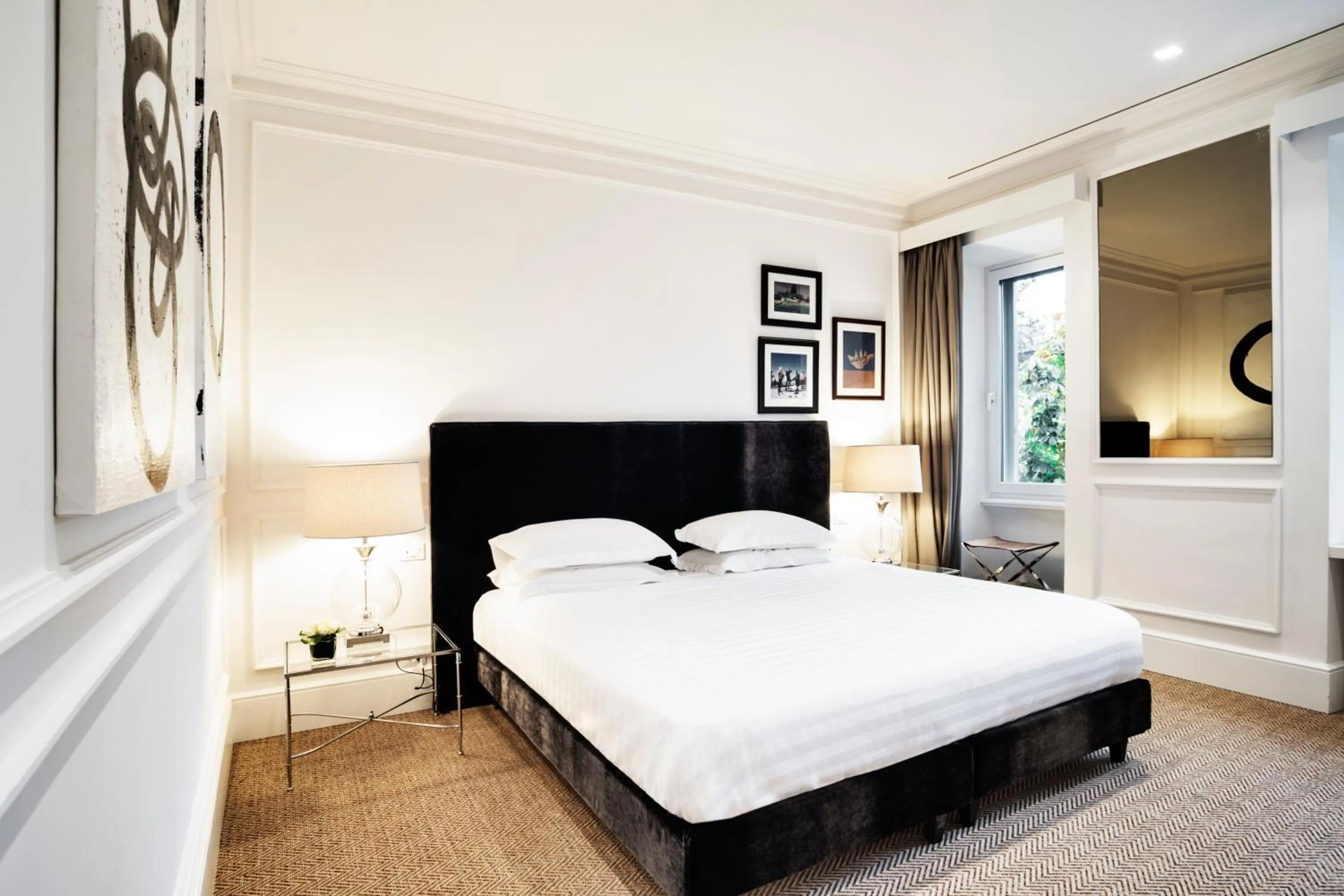 Bedroom, Bed in The Shire Hotel