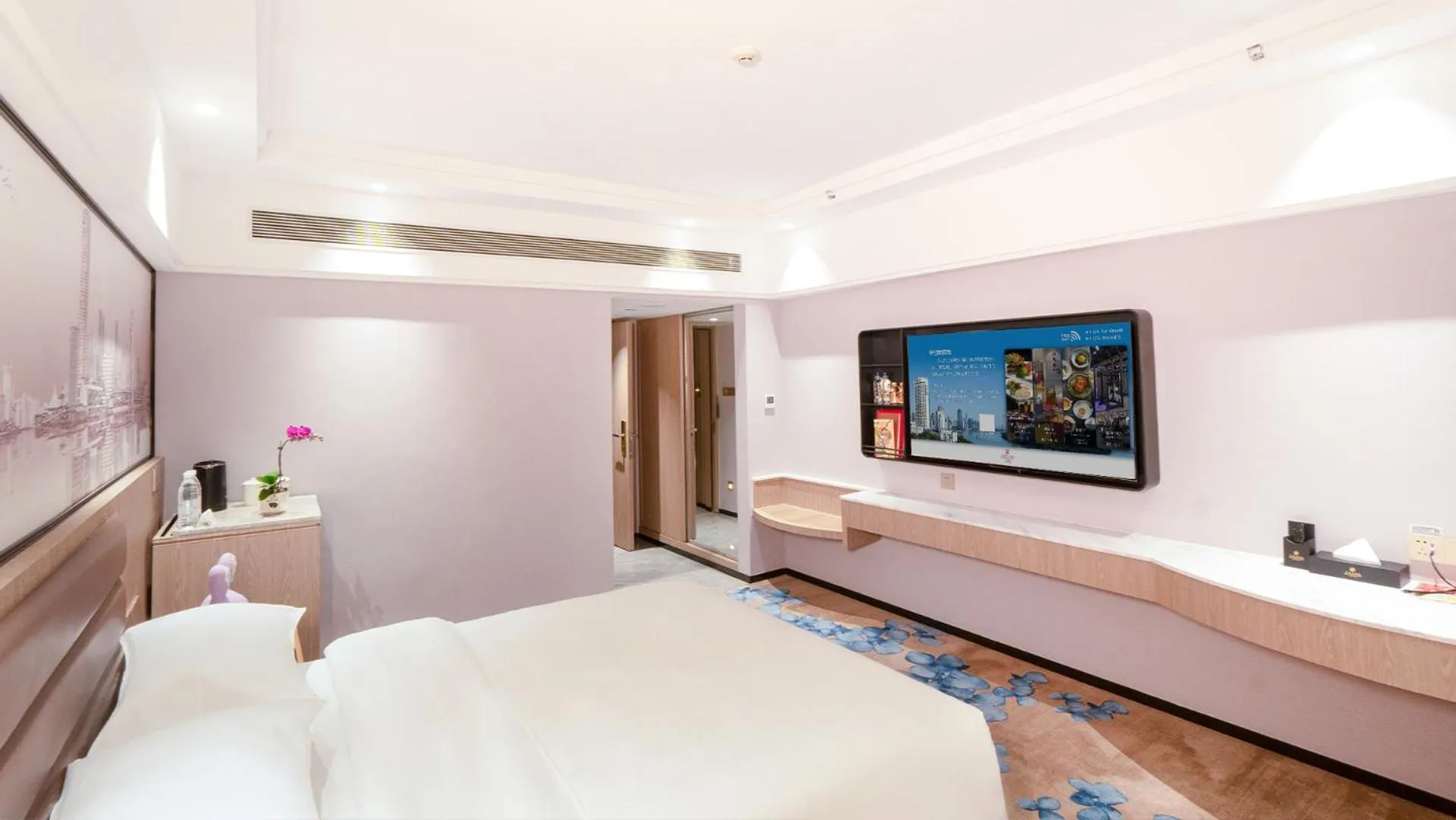 Photo of the whole room, Bed in Hotel Landmark Canton