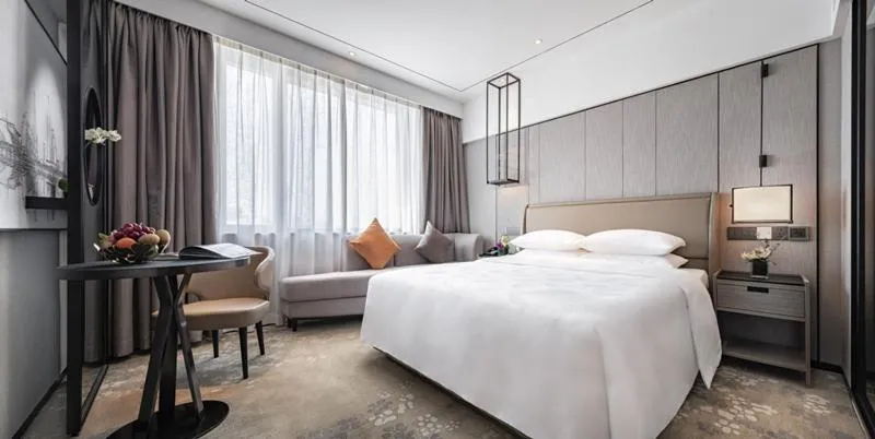 Photo of the whole room, Bed in Hotel Landmark Canton