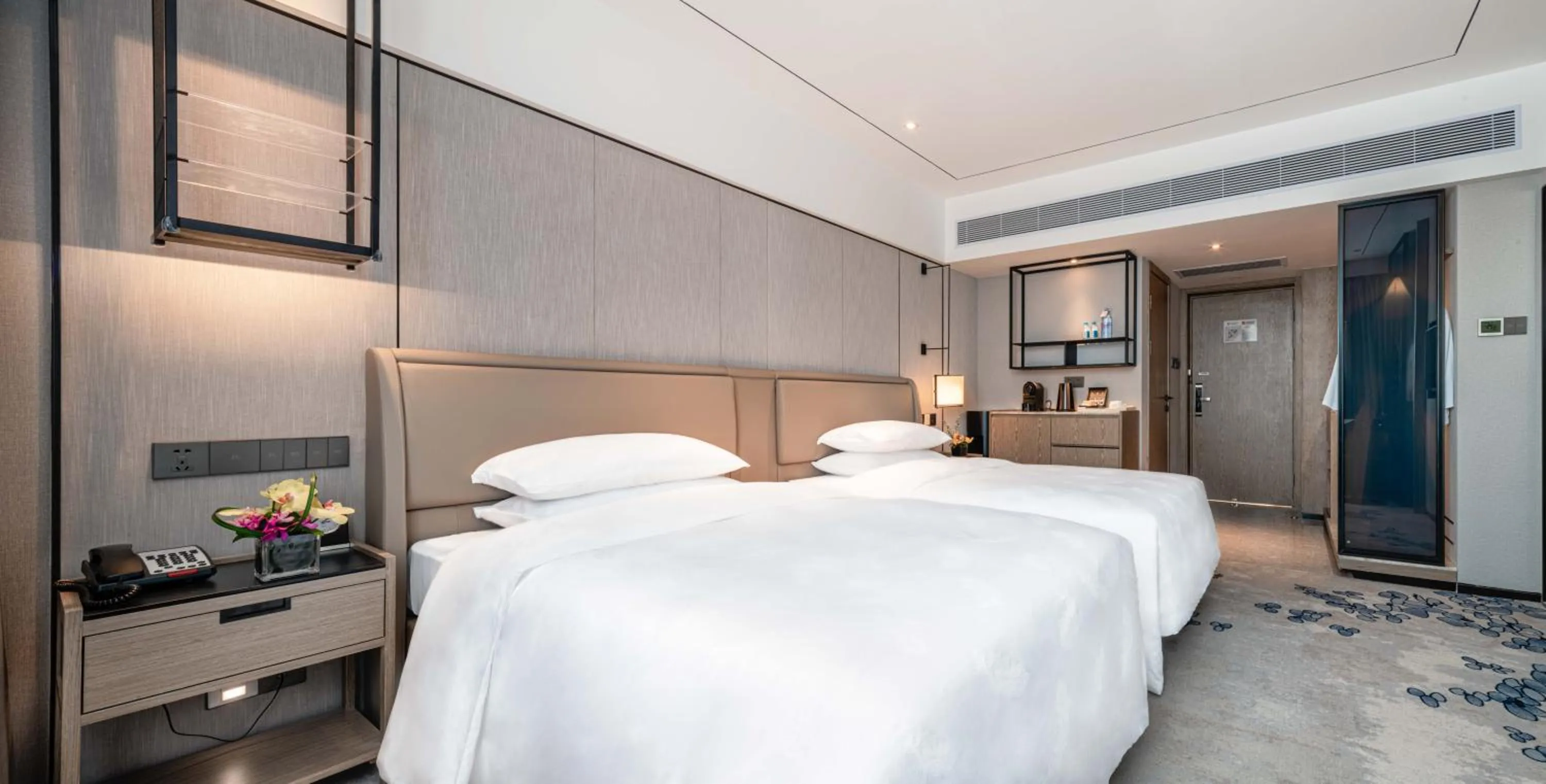 Bedroom, Bed in Hotel Landmark Canton