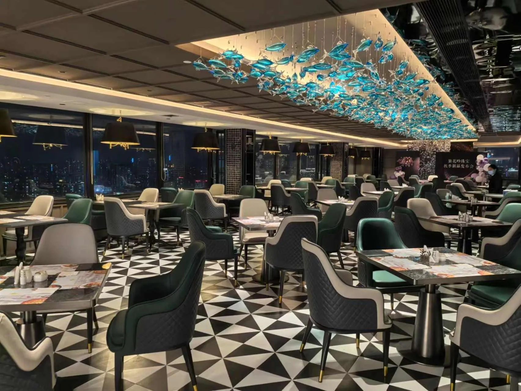 Restaurant/places to eat in Hotel Landmark Canton