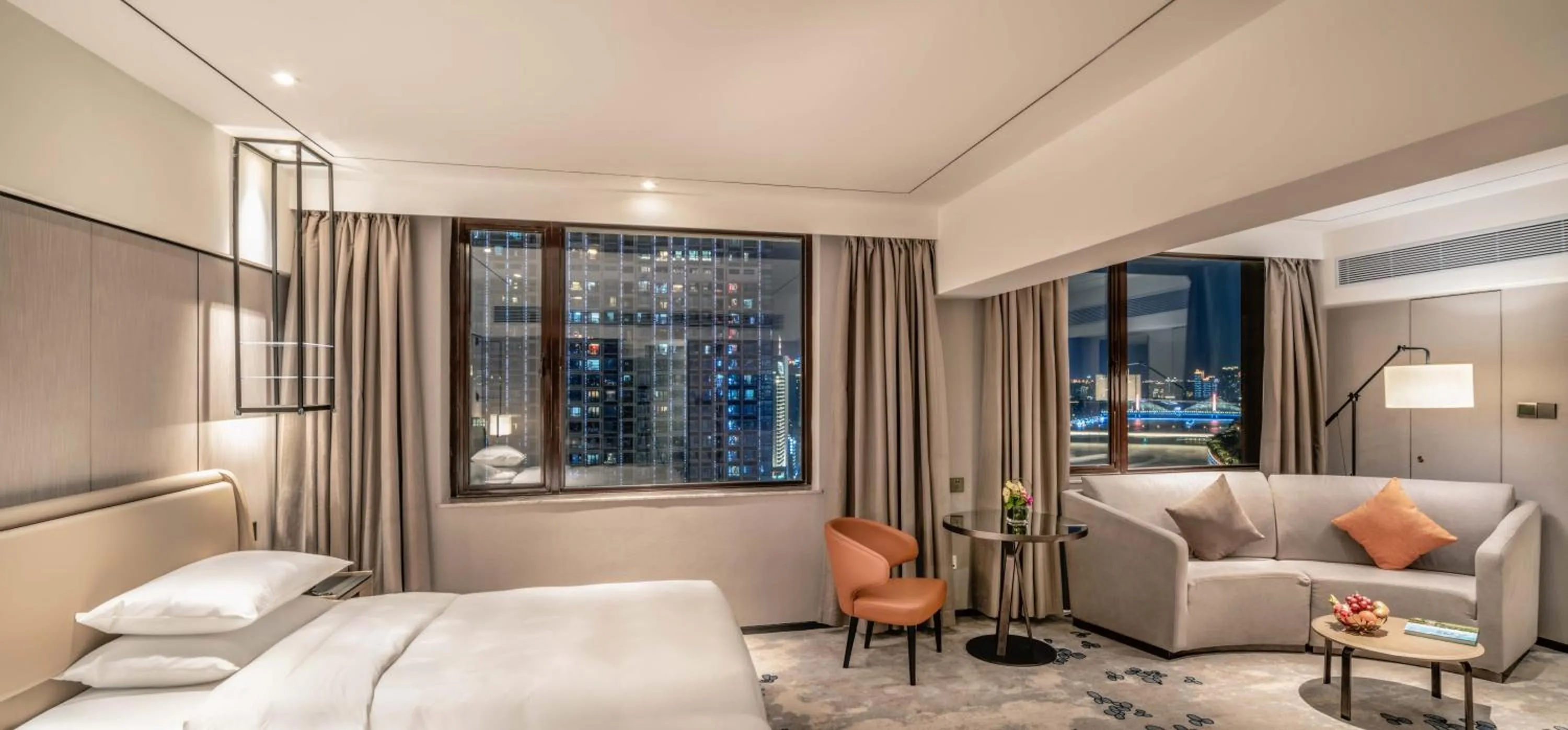 Photo of the whole room, Bed in Hotel Landmark Canton