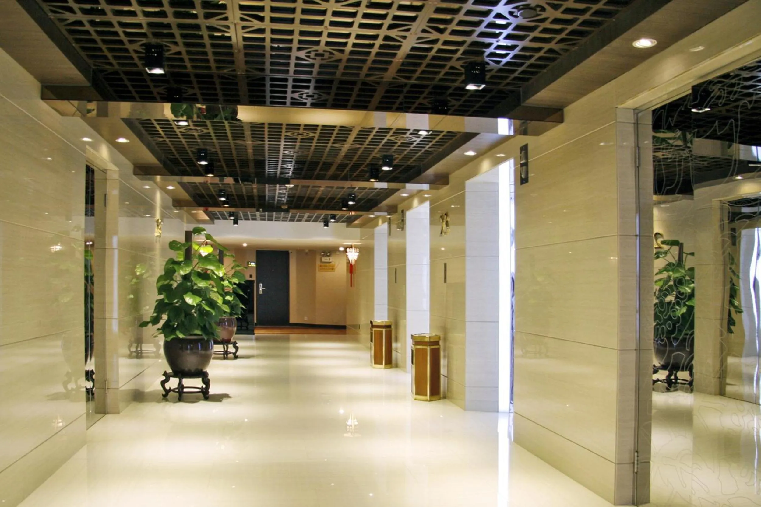 Decorative detail in Hotel Landmark Canton