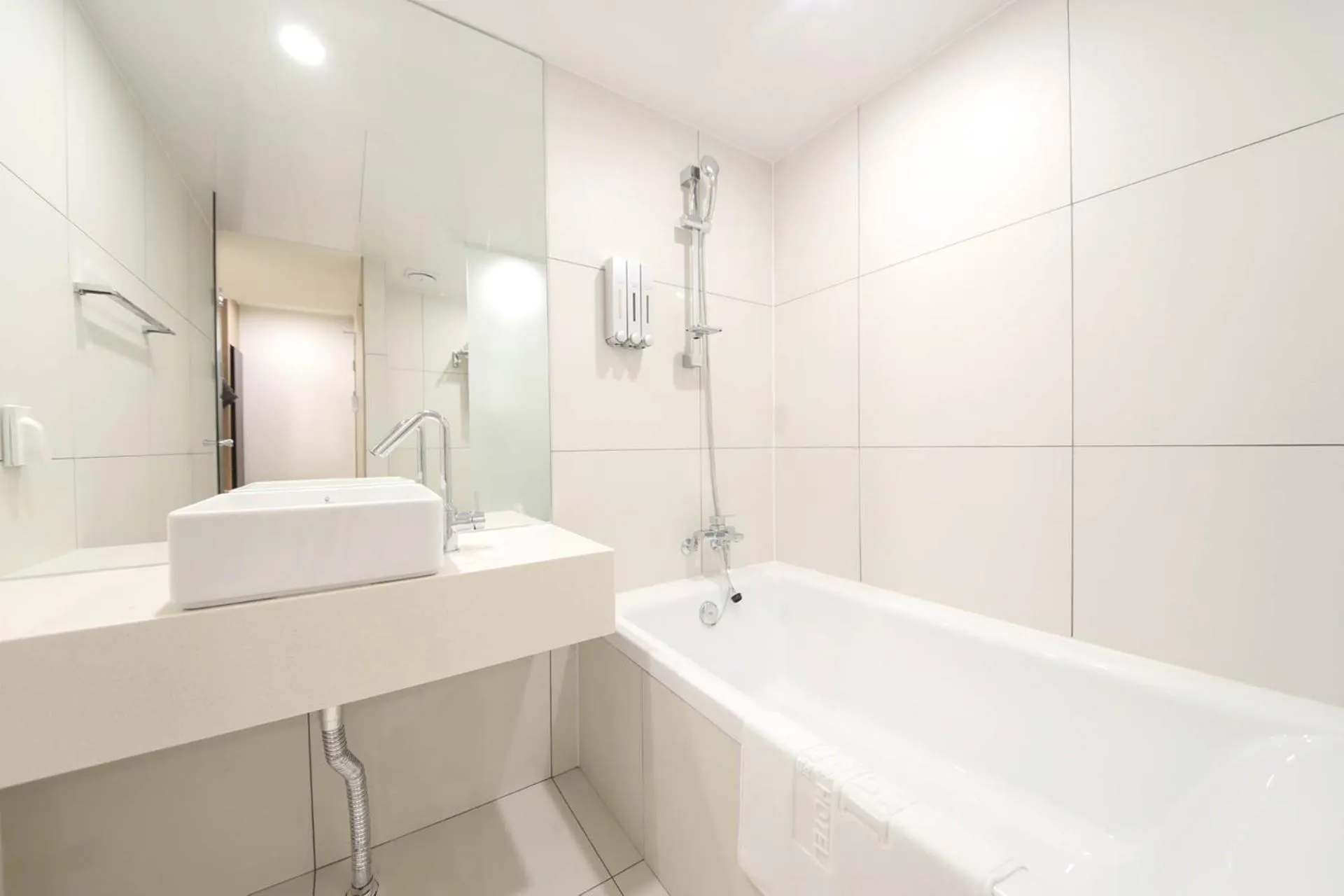 Shower in Busan H-AVENUE Hotel Seomyeon Station