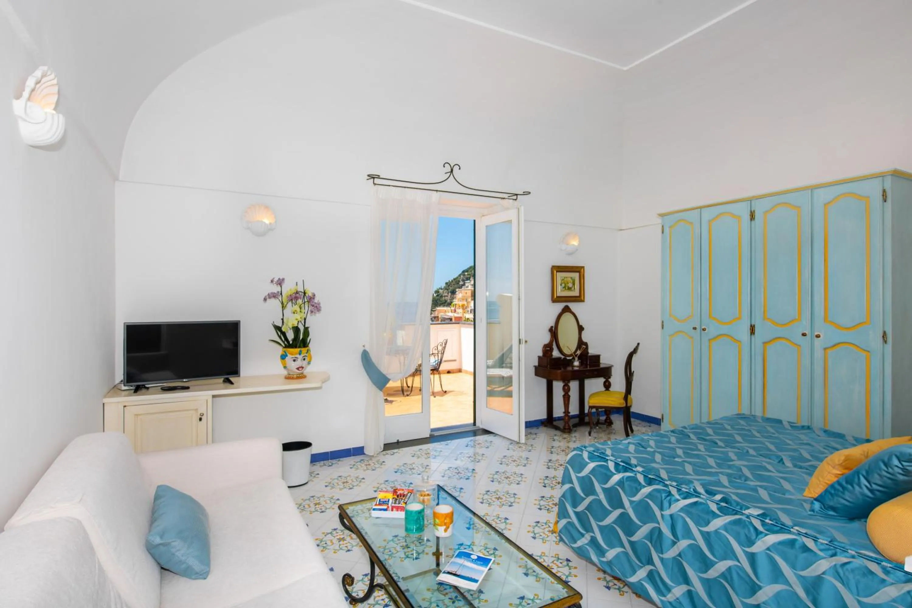 Bed in Alcione Residence