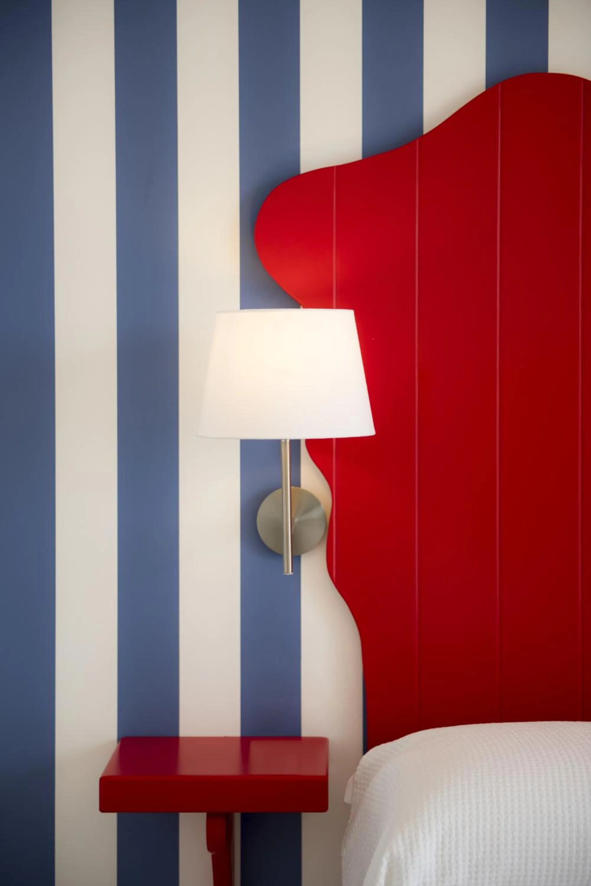 Decorative detail, Bed in Alcione Residence