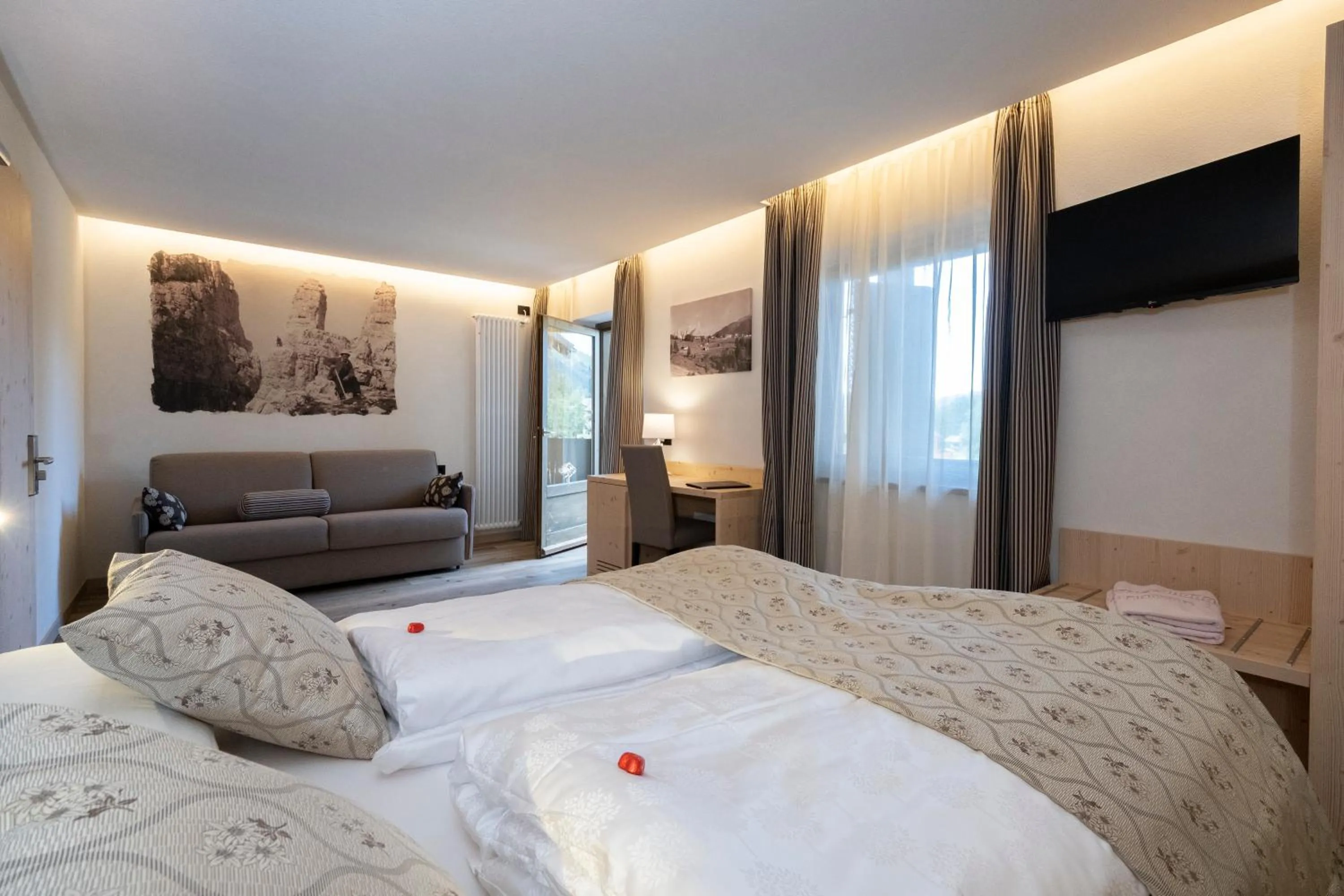 Bedroom, Bed in Hotel Canada