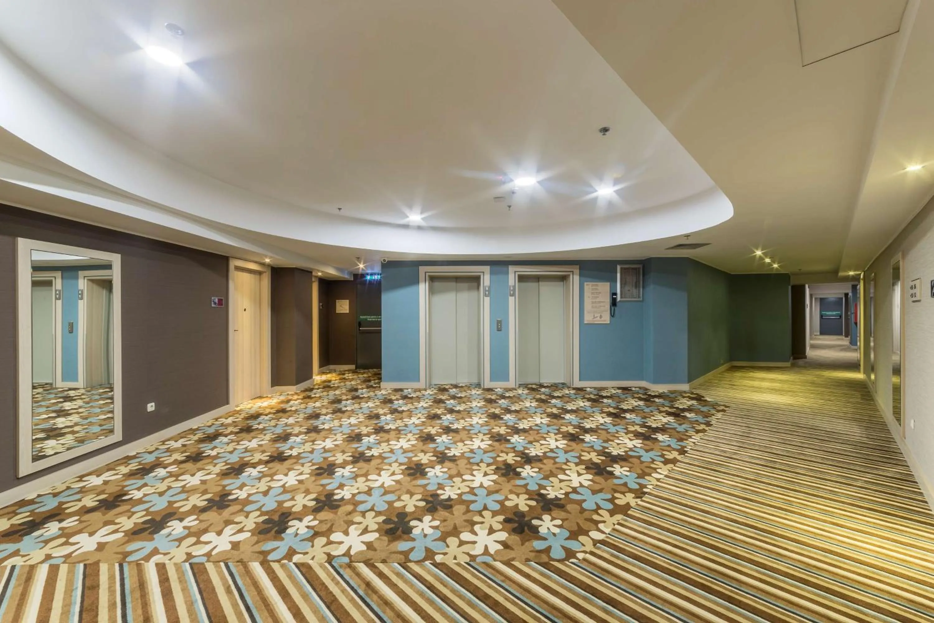 Lobby or reception in Hampton By Hilton Iasi