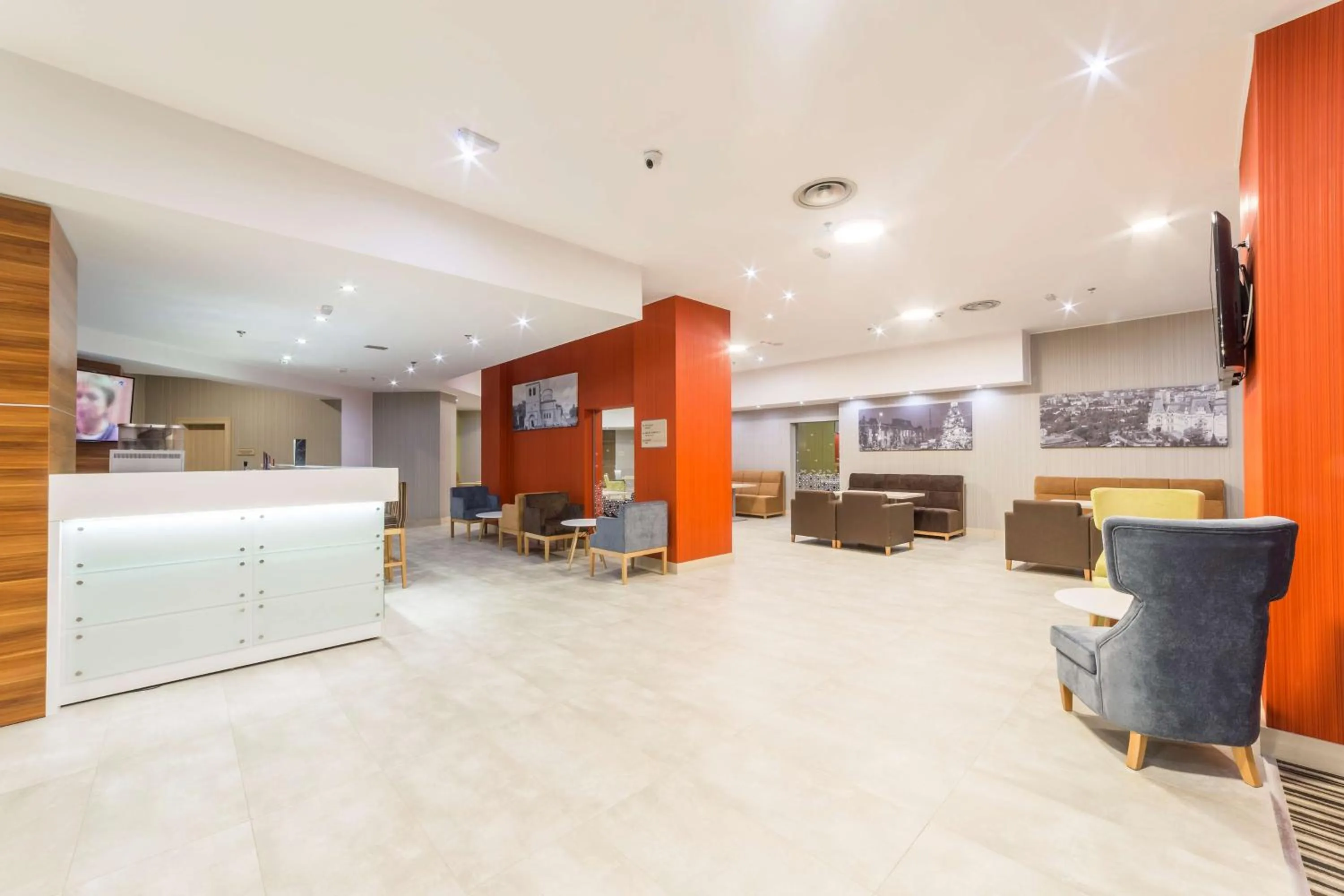 Lobby or reception in Hampton By Hilton Iasi