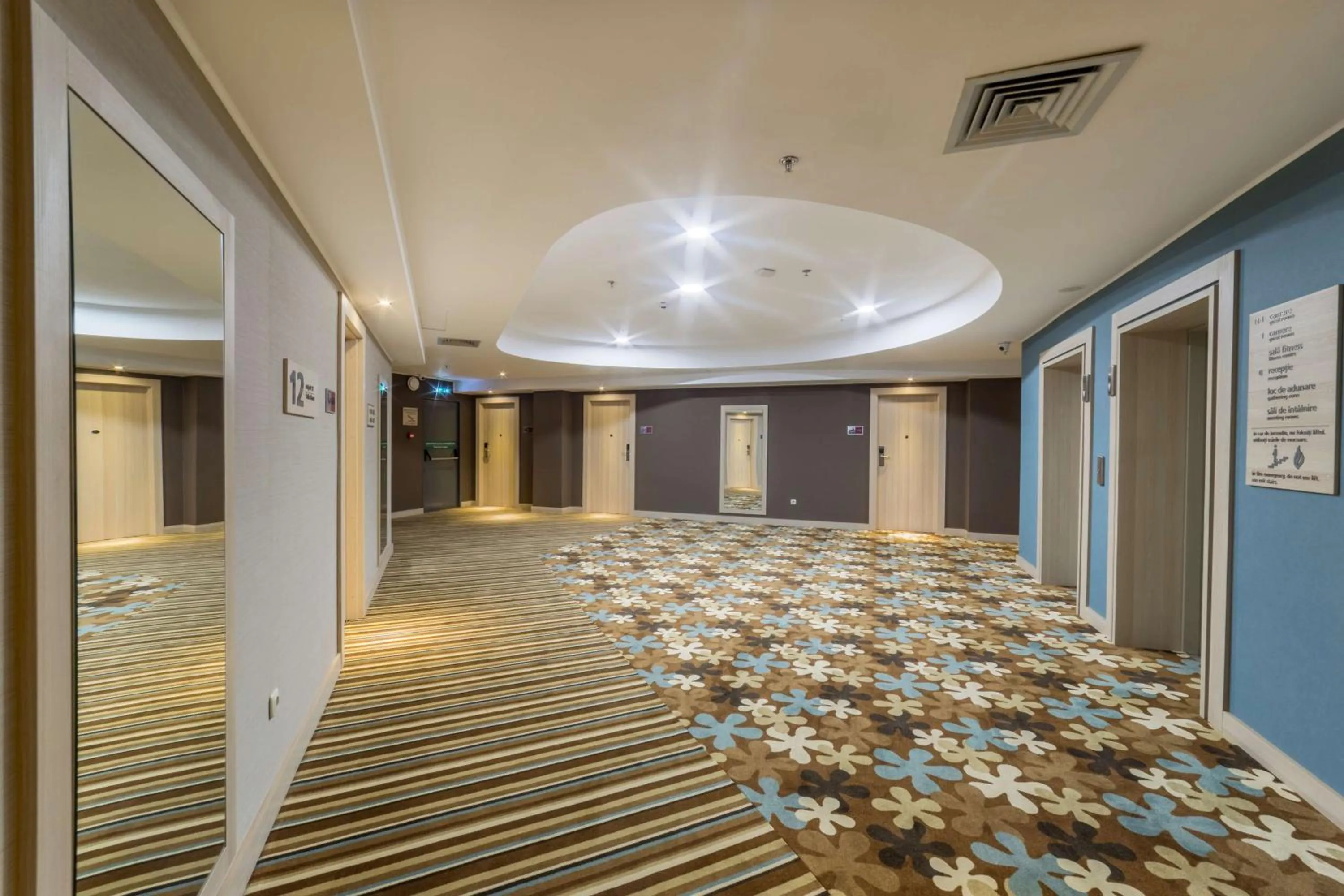 Lobby or reception in Hampton By Hilton Iasi