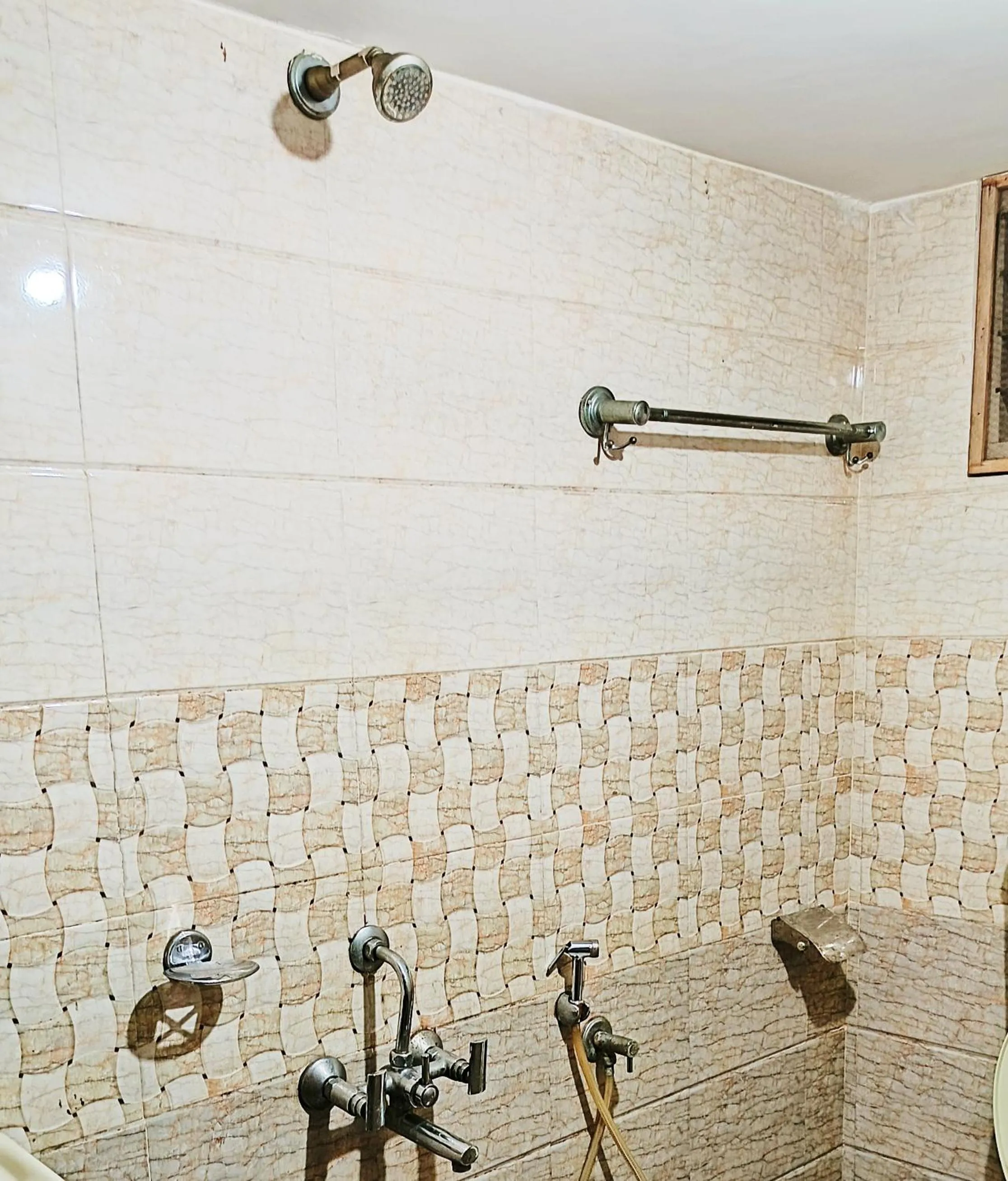 Shower in Juliet's Homestay
