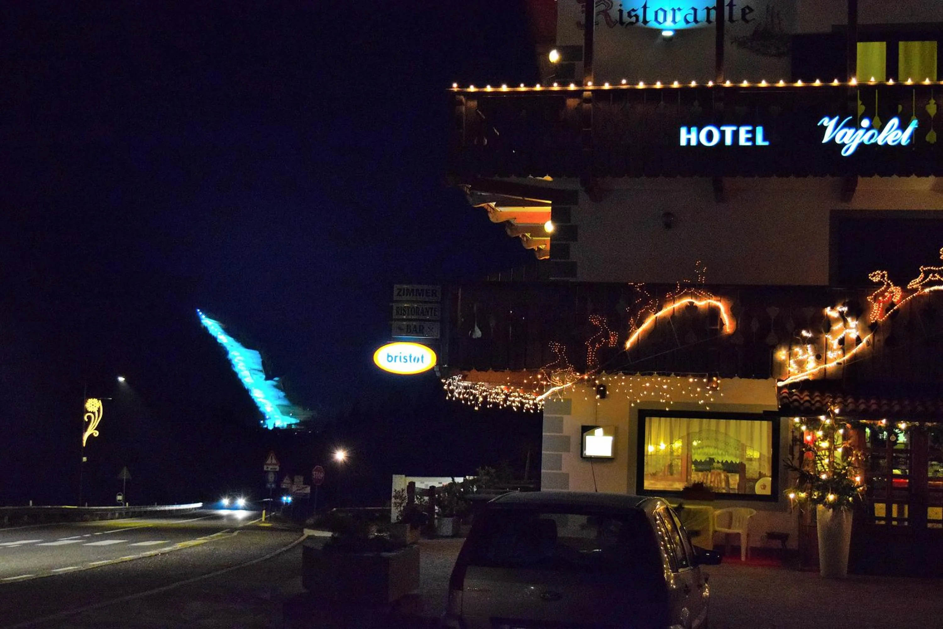 Facade/entrance in Hotel Vajolet