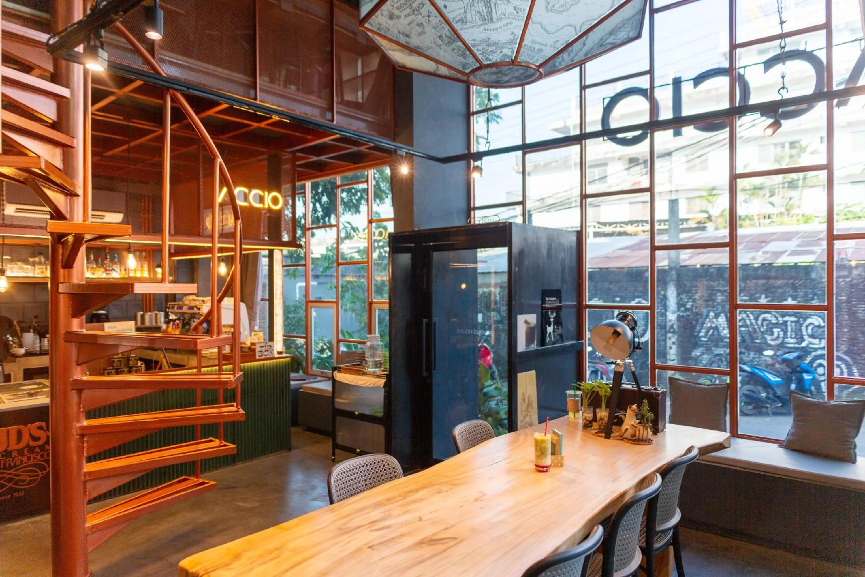 Restaurant/places to eat in ISTY Design Hotel