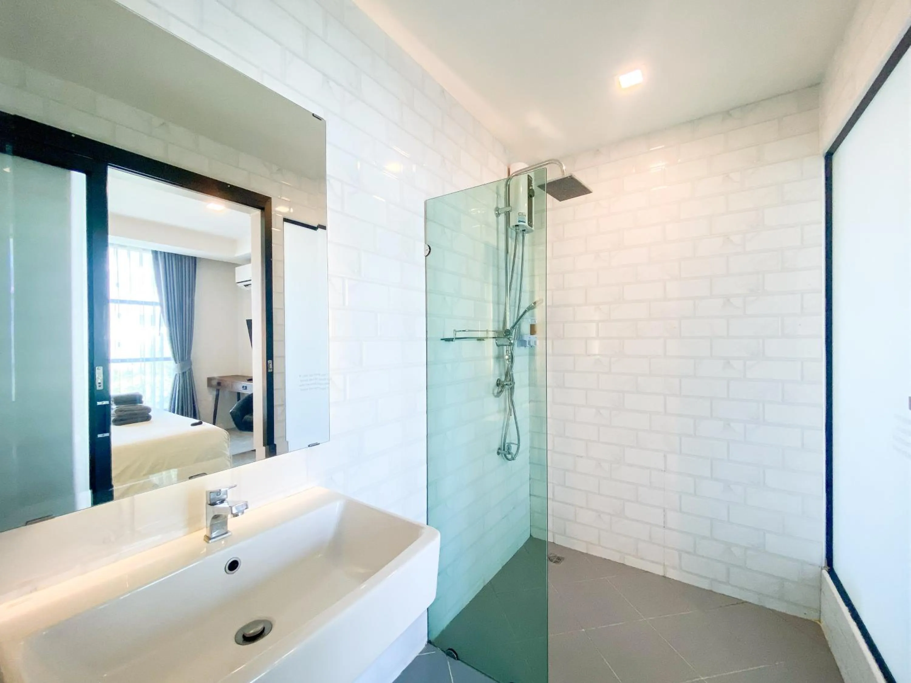 Shower in ISTY Design Hotel