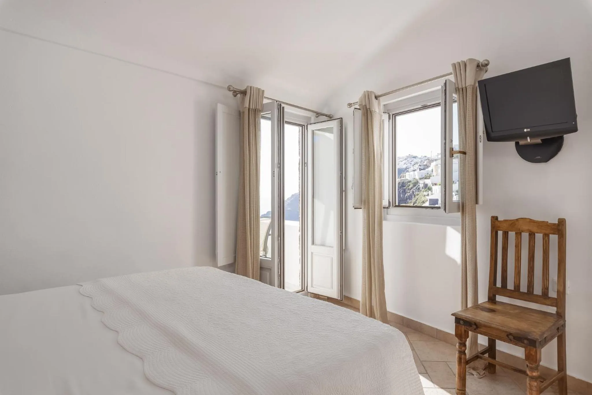 Bed in Mirabo Villas