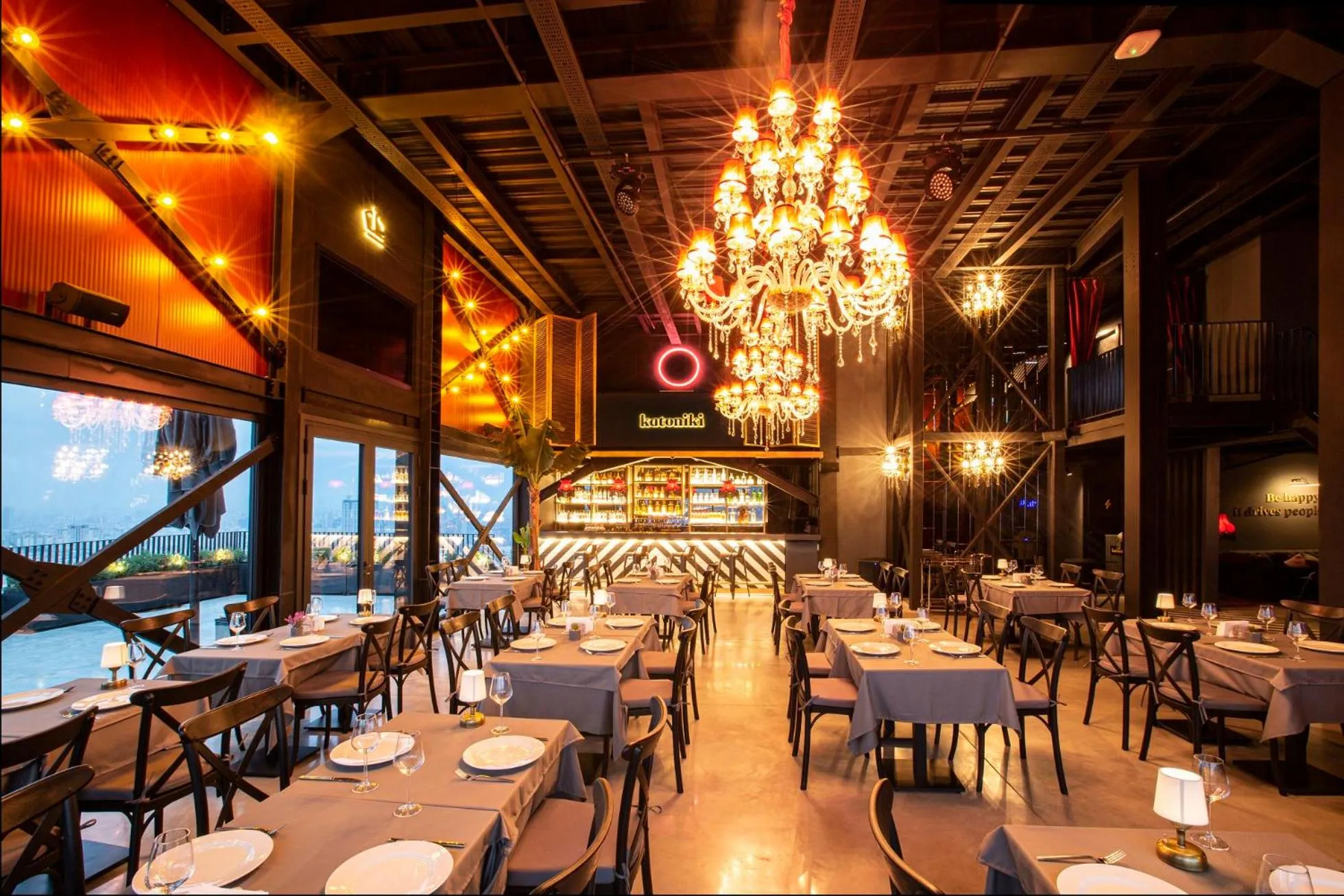 Restaurant/places to eat in Cityloft 161