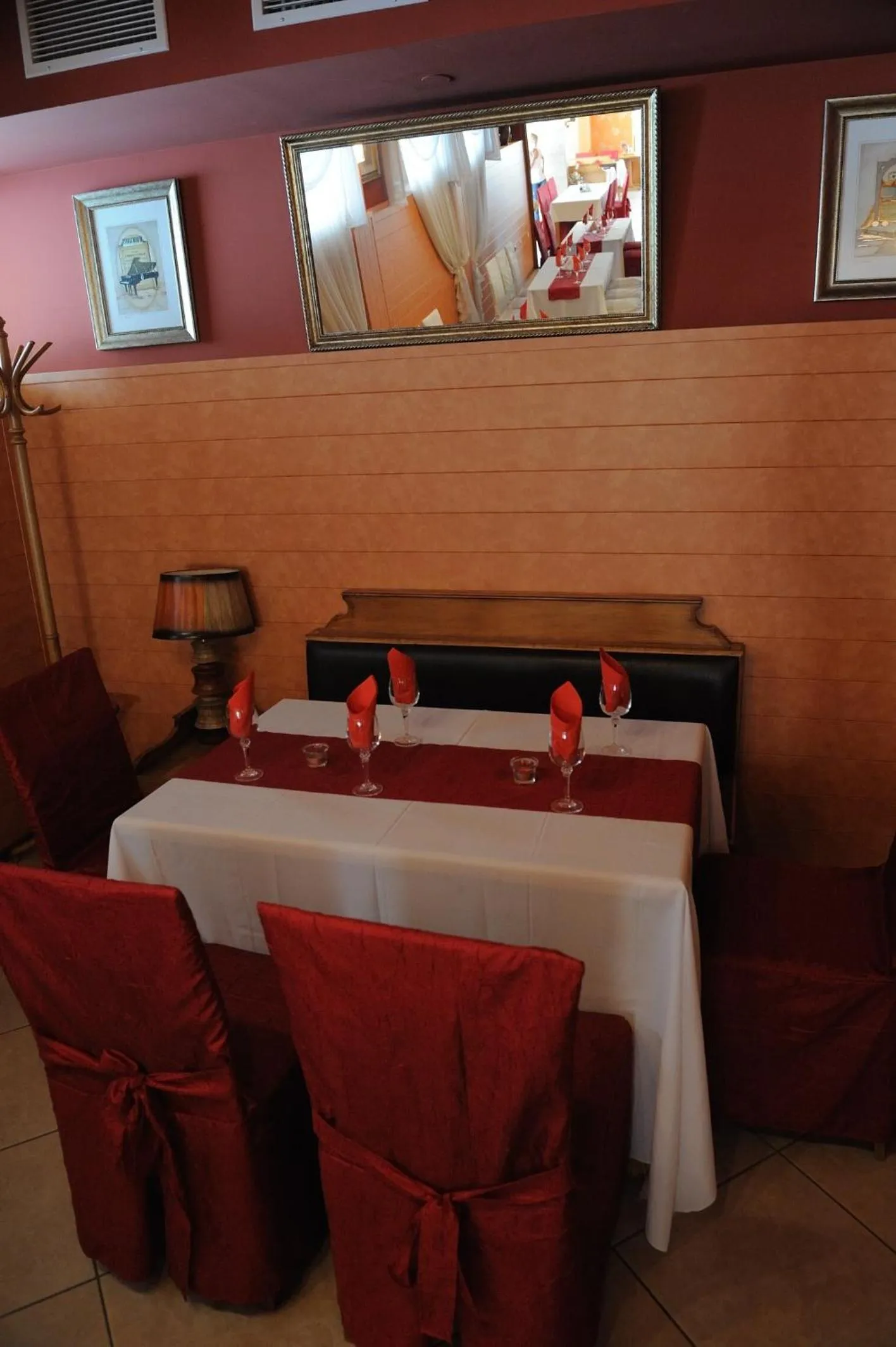 Restaurant/places to eat in Hotel Racic Self-Check In