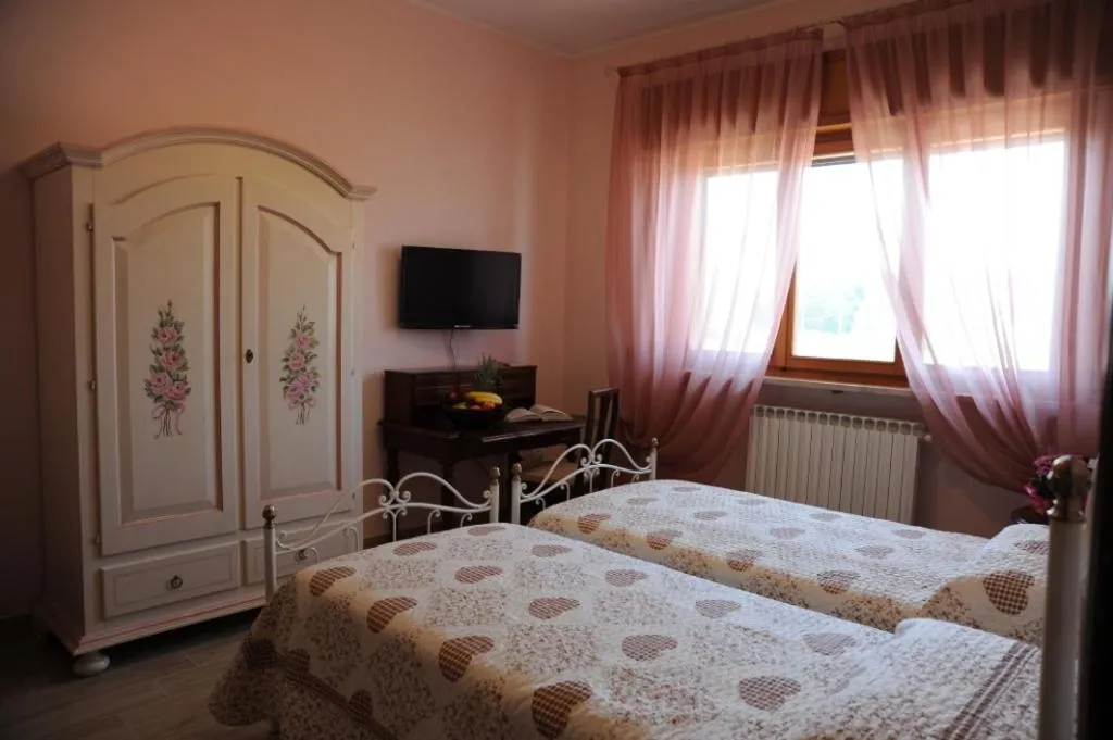 Photo of the whole room, Bed in B&B Paola e Francesco