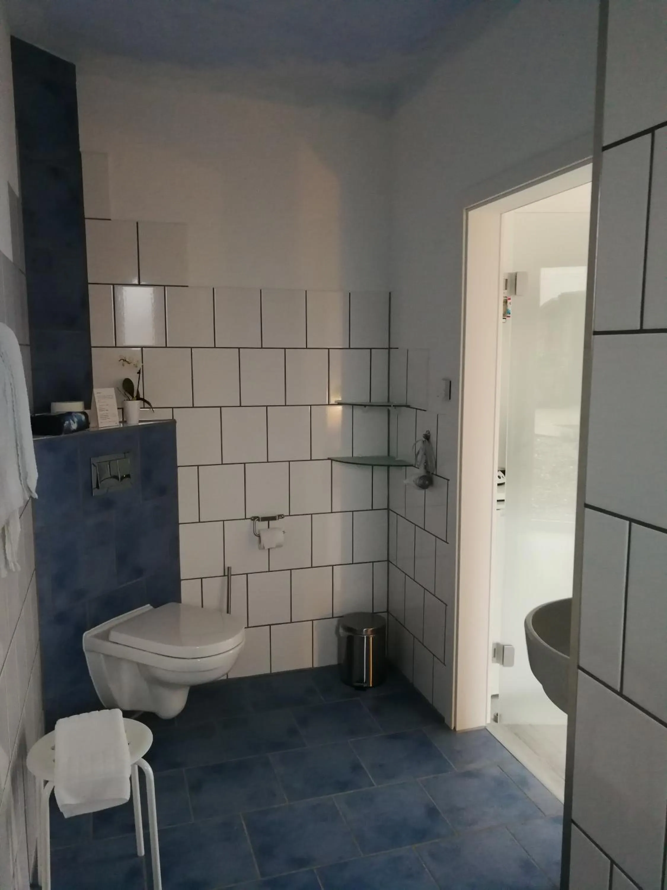 Toilet in Apartmenthaus in Walle